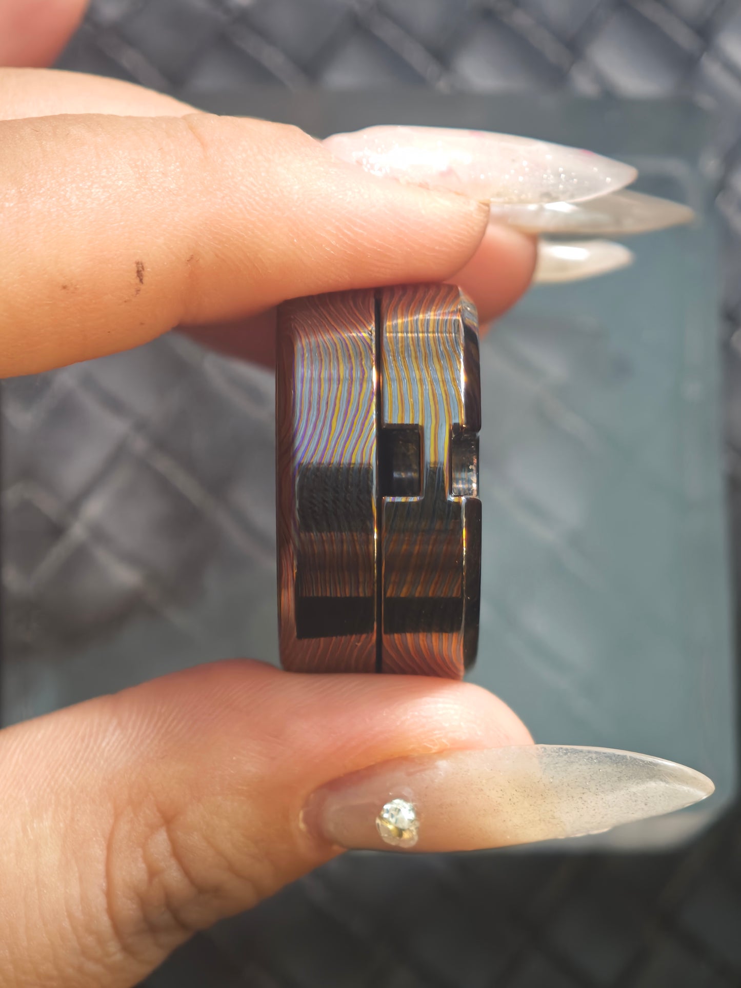 F2.9 Zirconium Zircuti