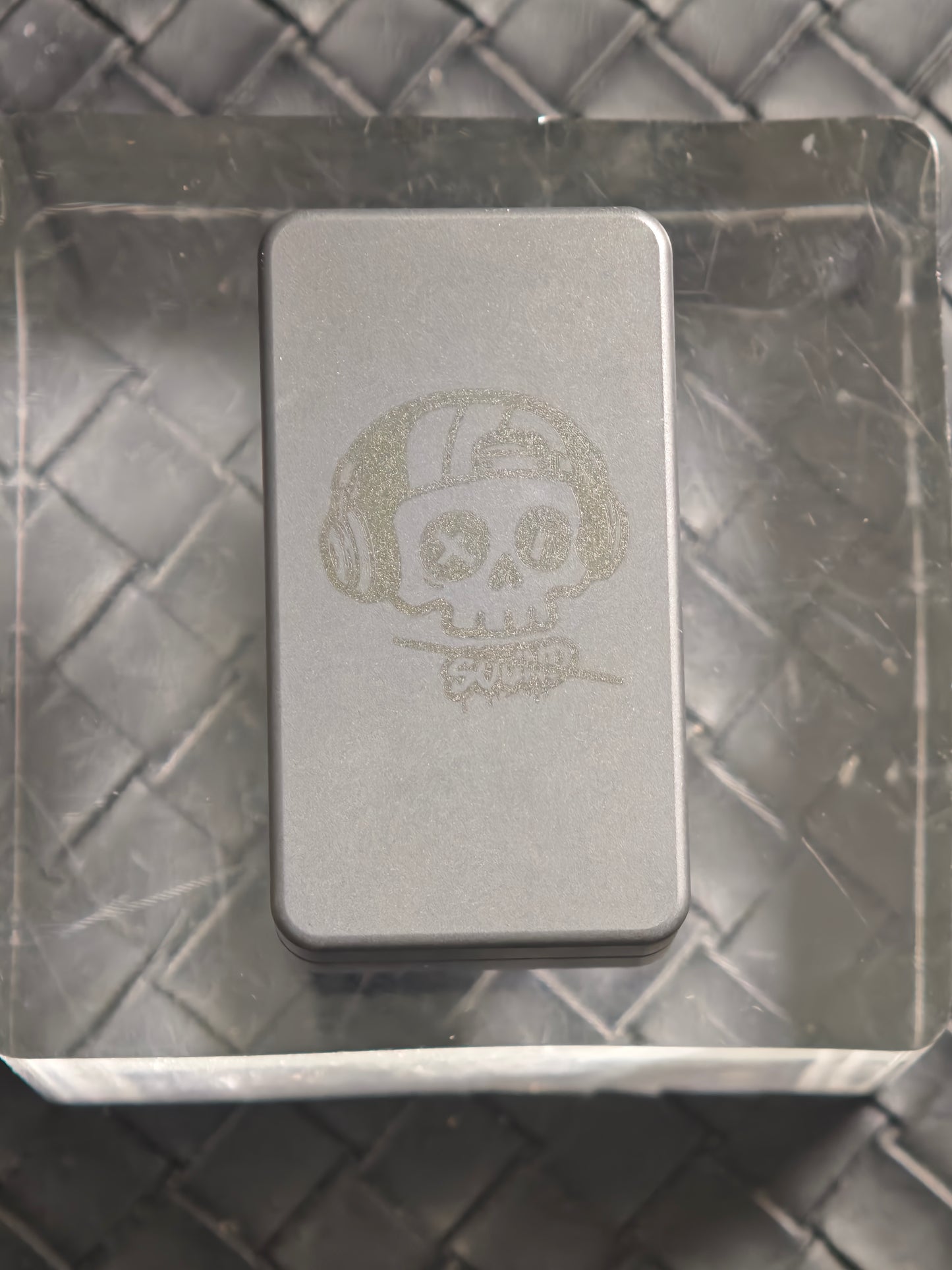 Mute Zirconium