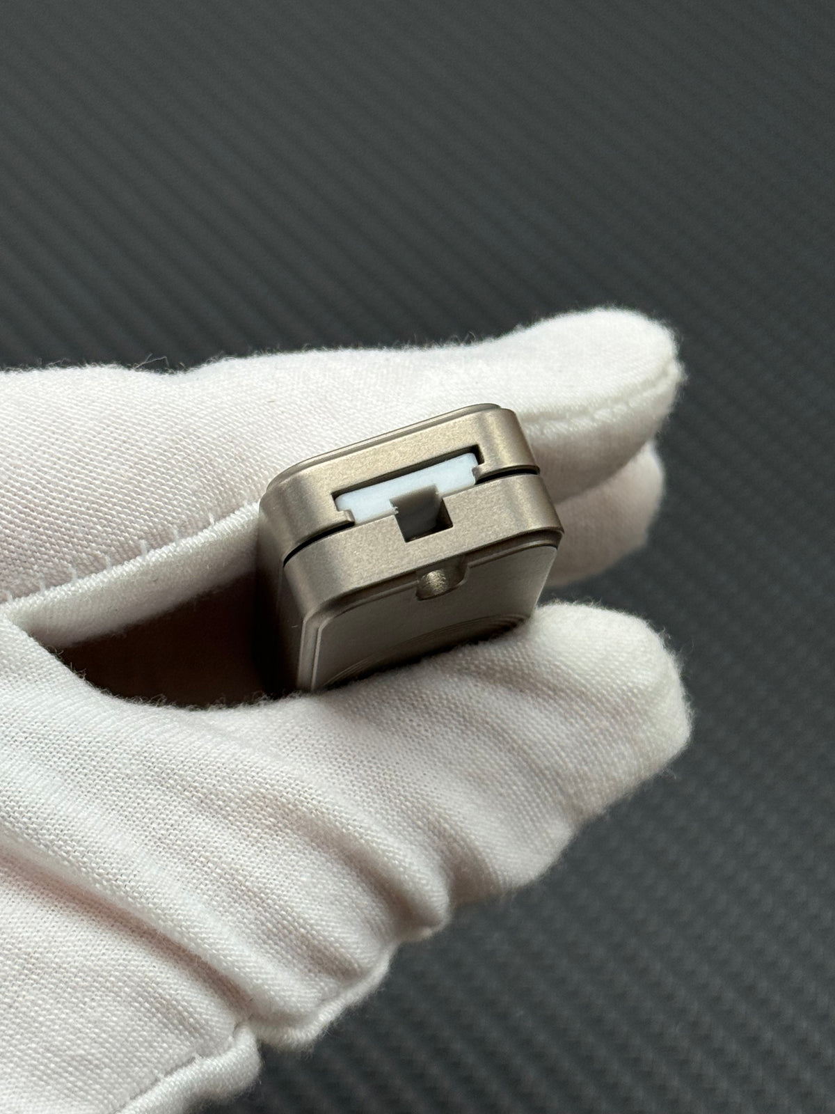 Sugar Cube Titanium