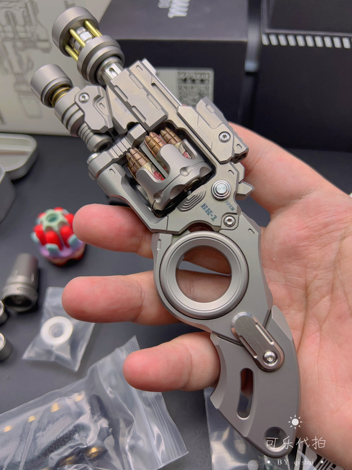 EDCELL Breaker Titanium