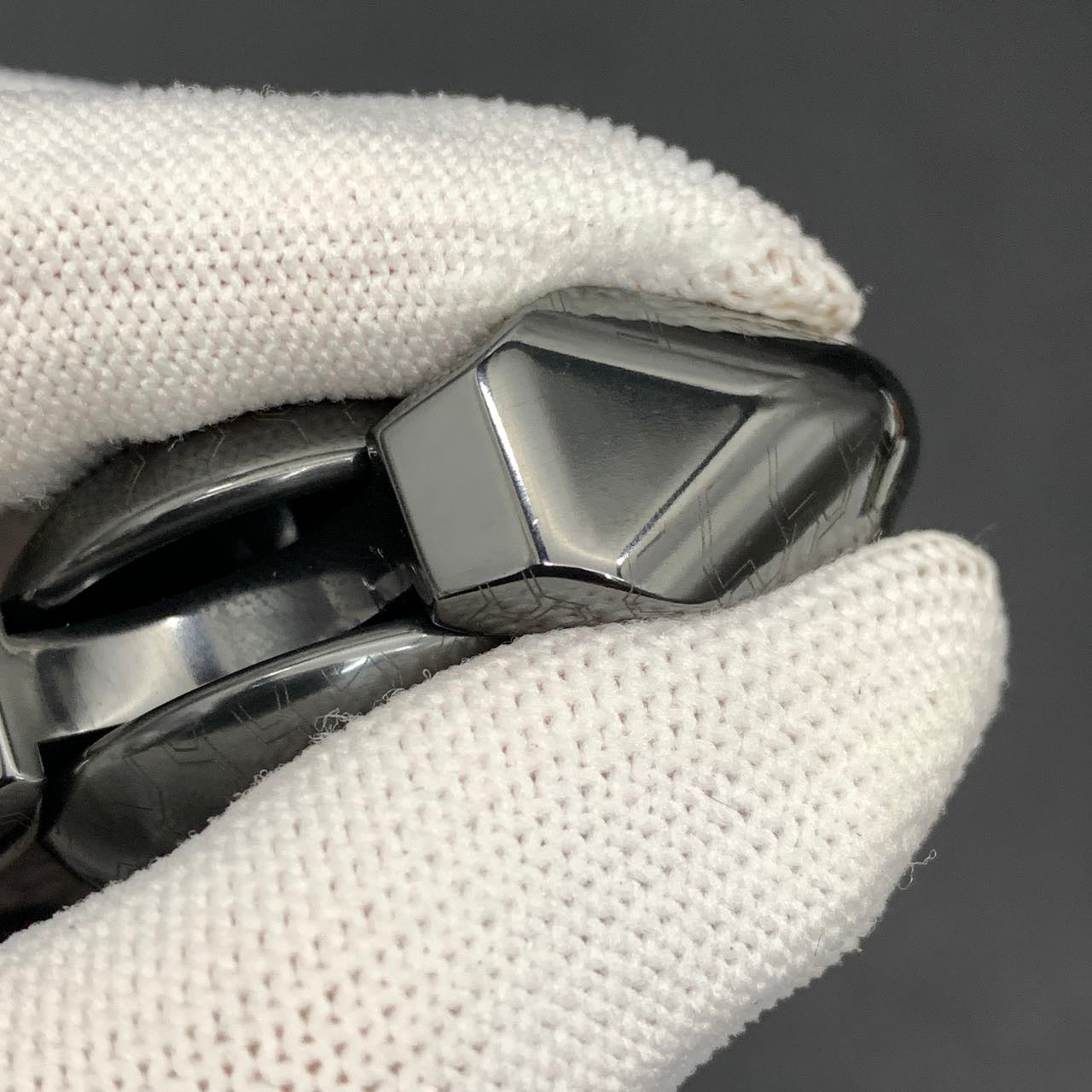 Feather Zirconium Engraved