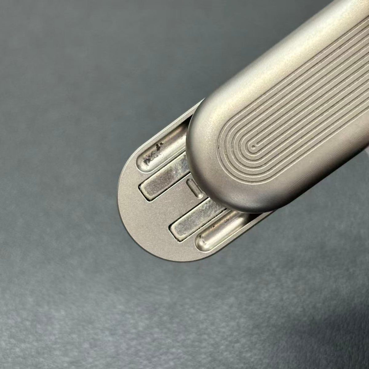 Floating Cloud Titanium