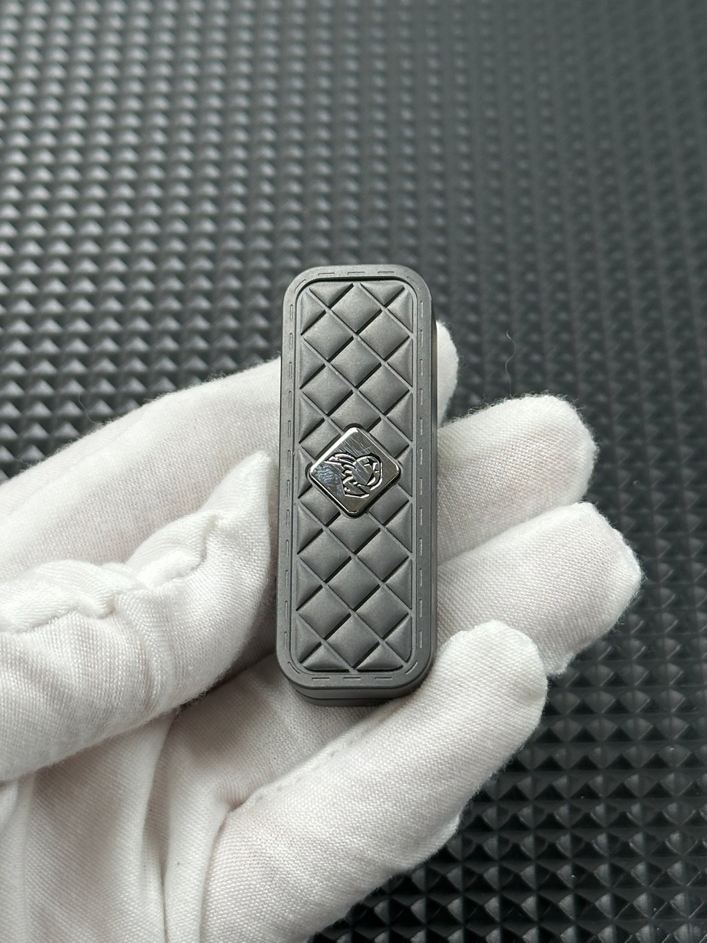 Feng Ling Zirconium