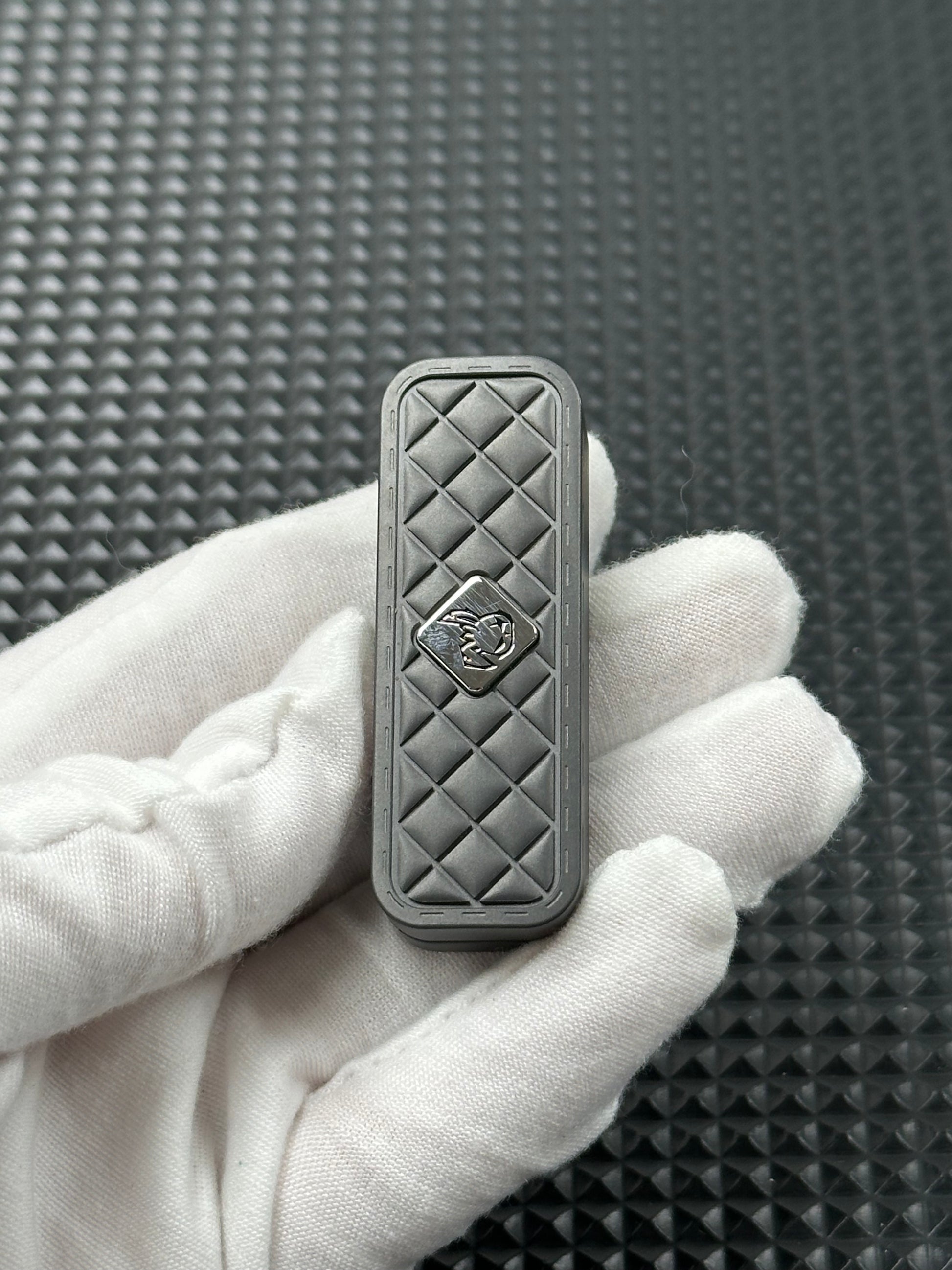 Feng Ling Zirconium