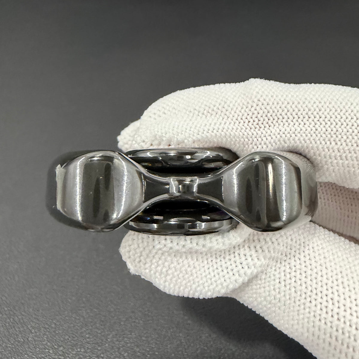 Three-Leaf Horizon Zirconium