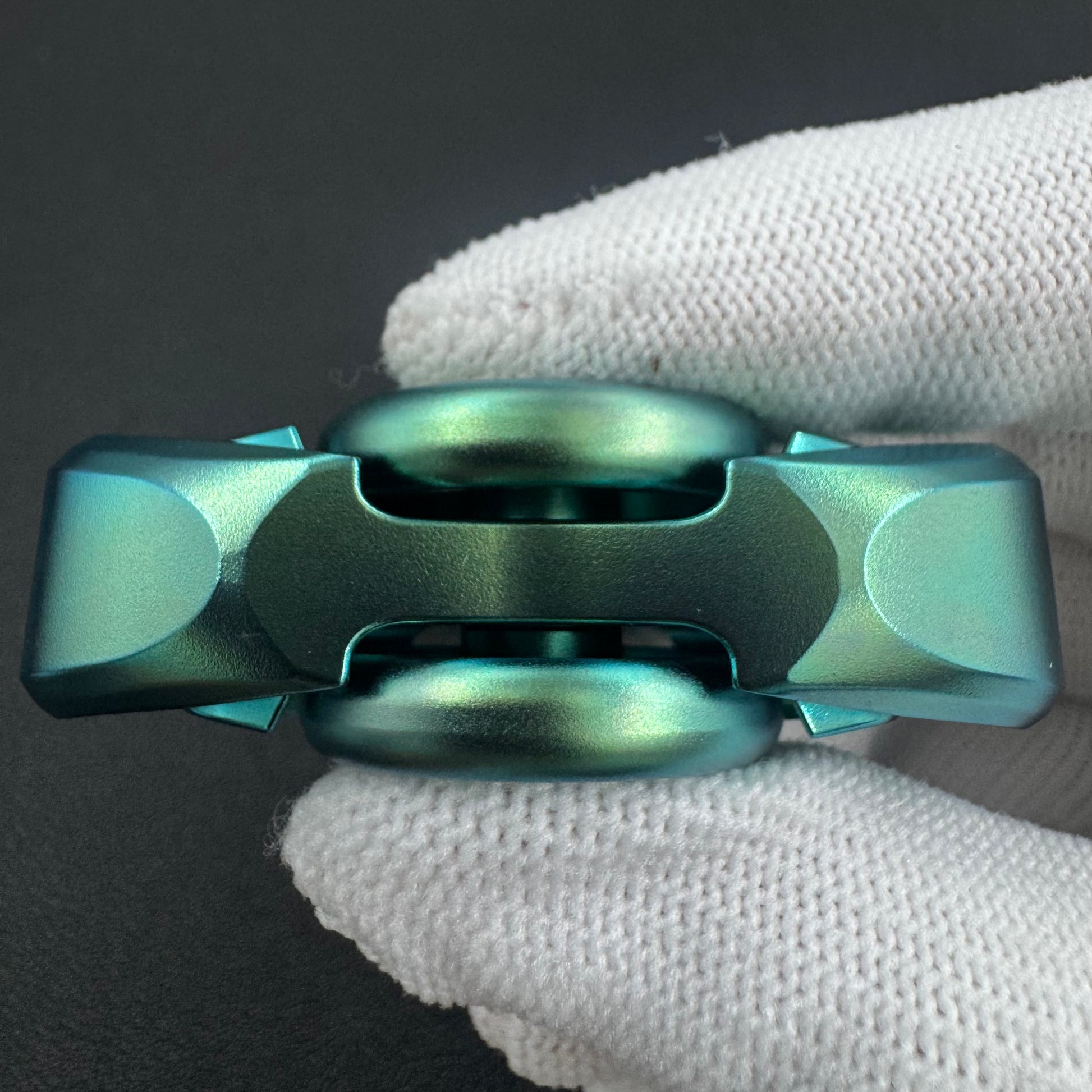 Pan Yixian Zirconium