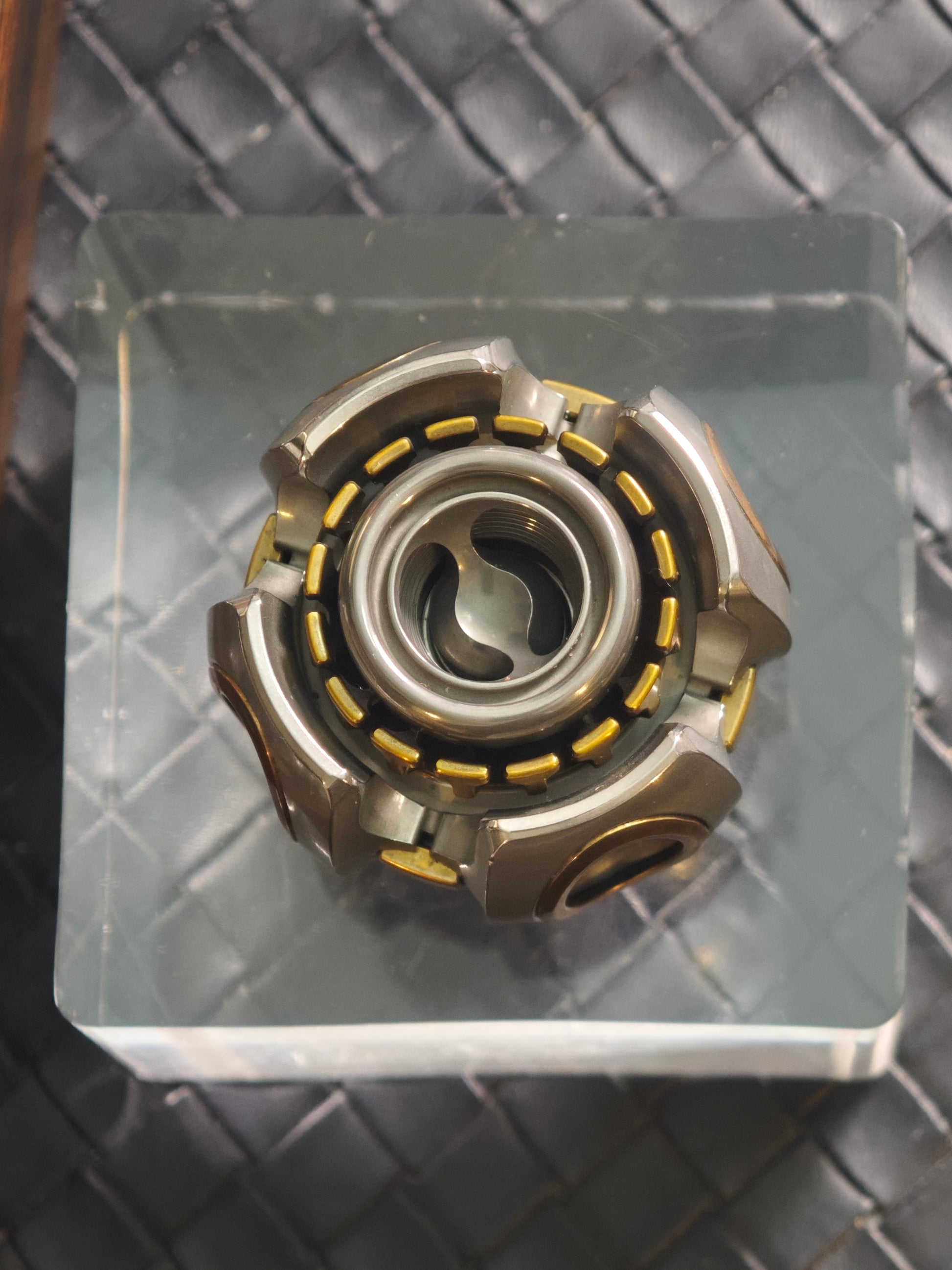 Noiz O Brass Stainless Steel