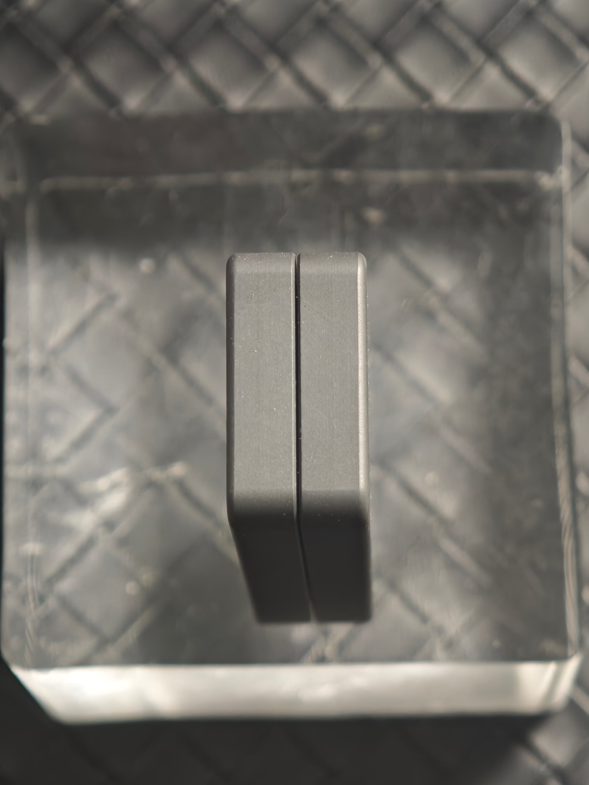 Mute Zirconium