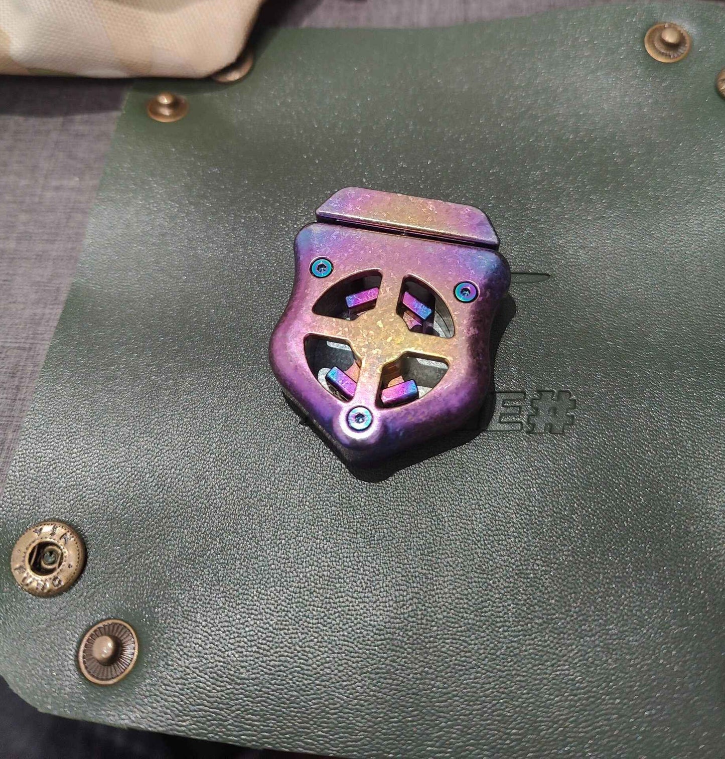Vaporwave Crystallized Titanium