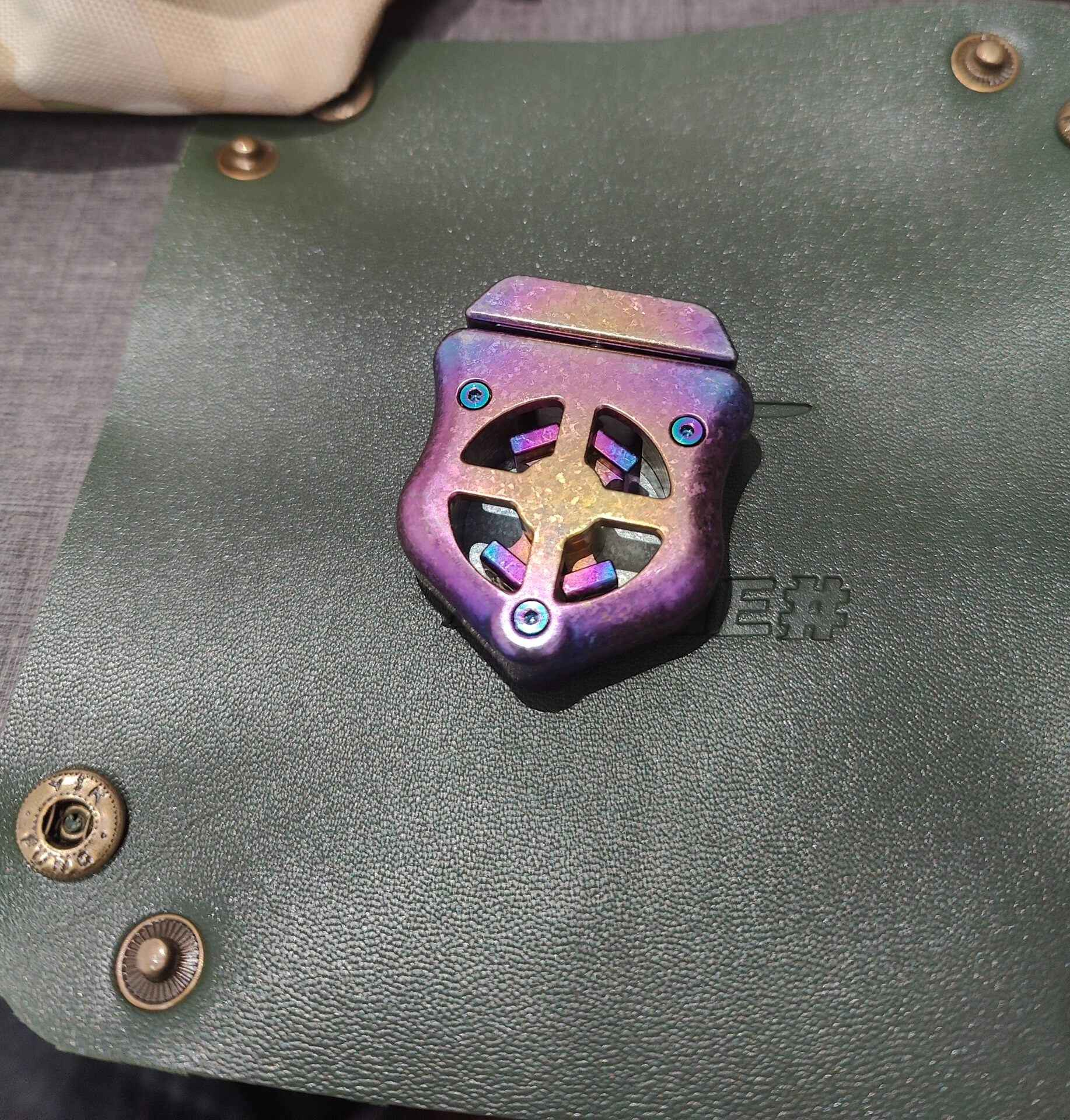 Vaporwave Crystallized Titanium