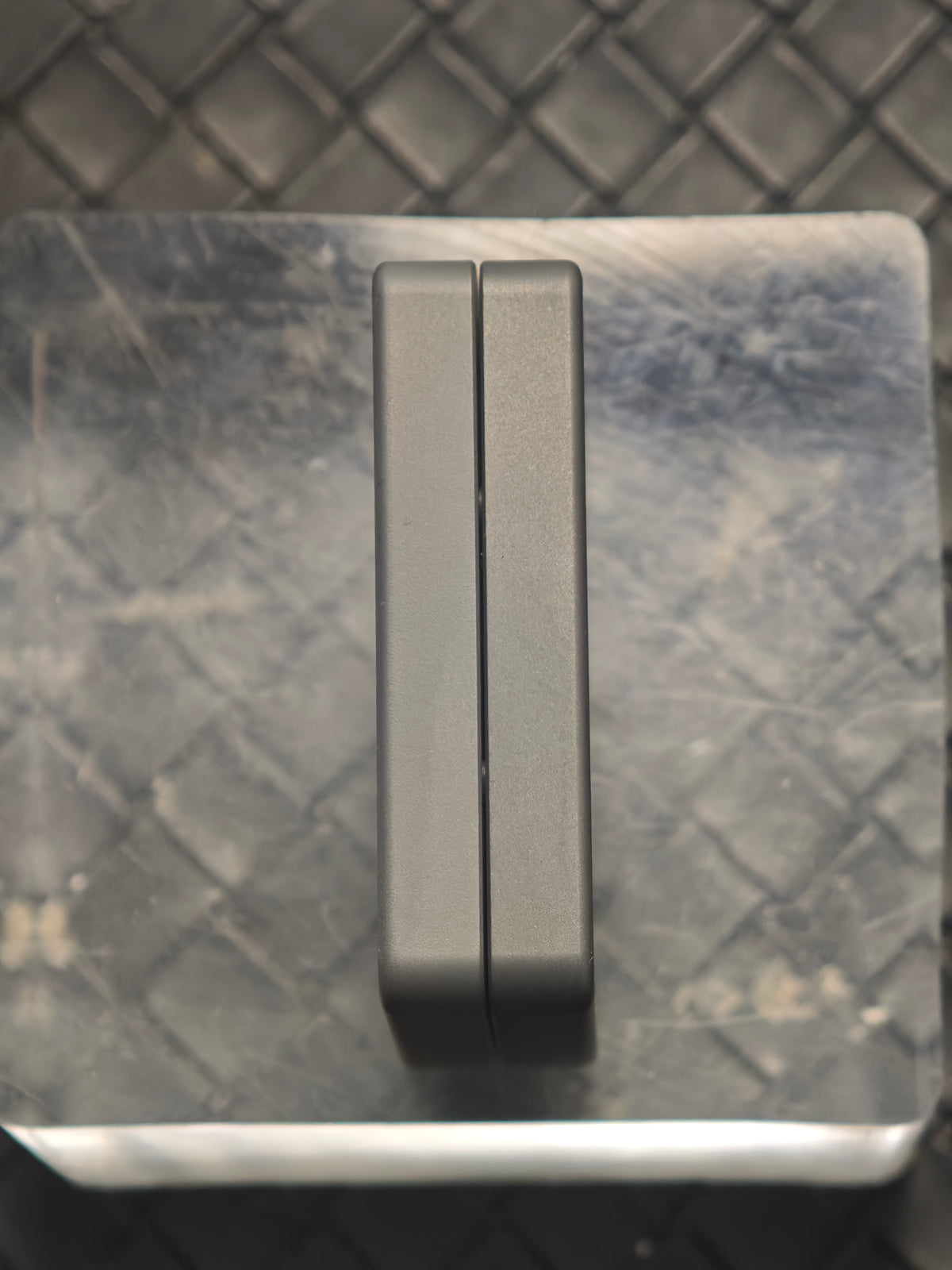 Mute Zirconium