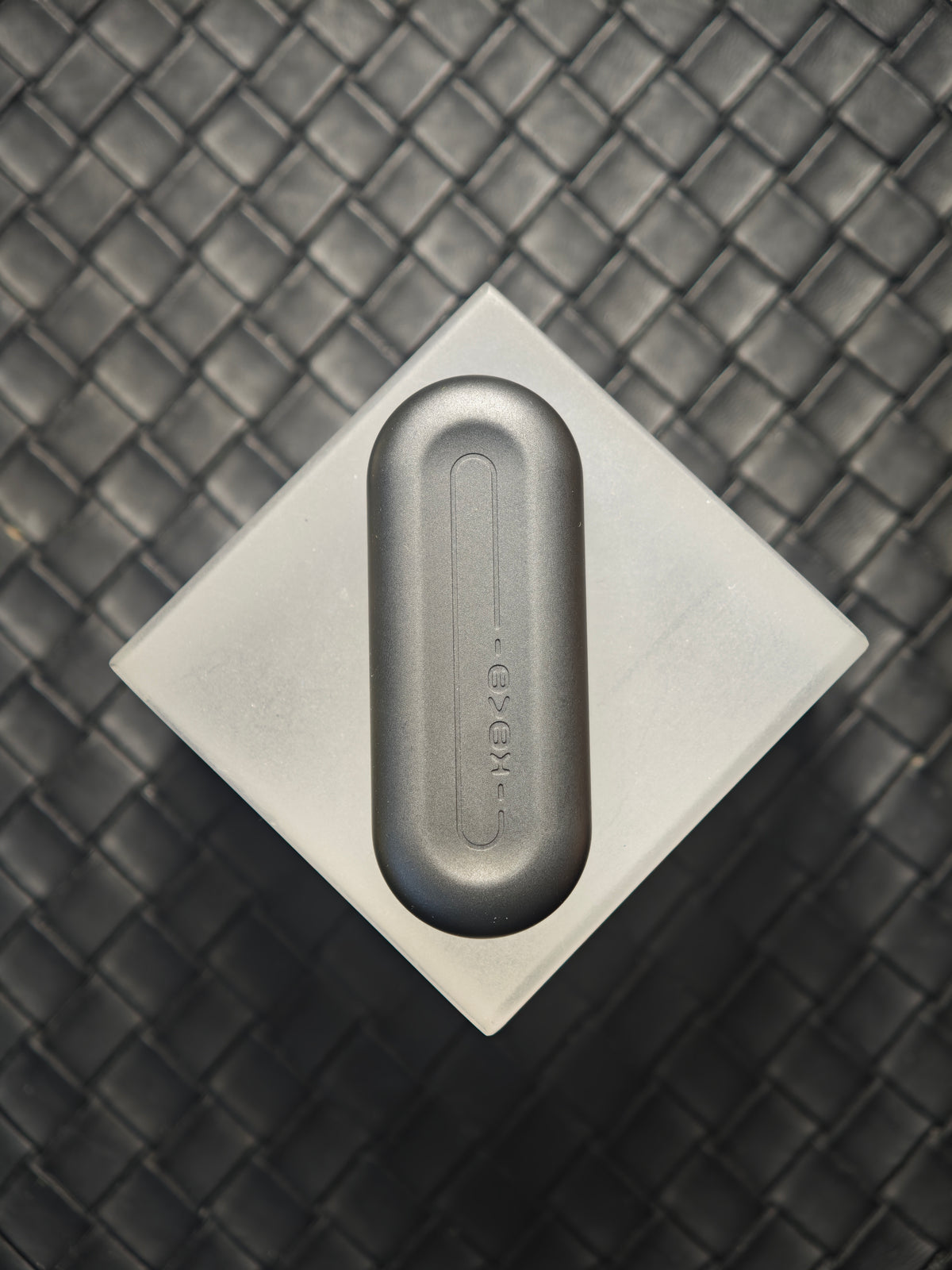 Floating Cloud Zirconium Brushed