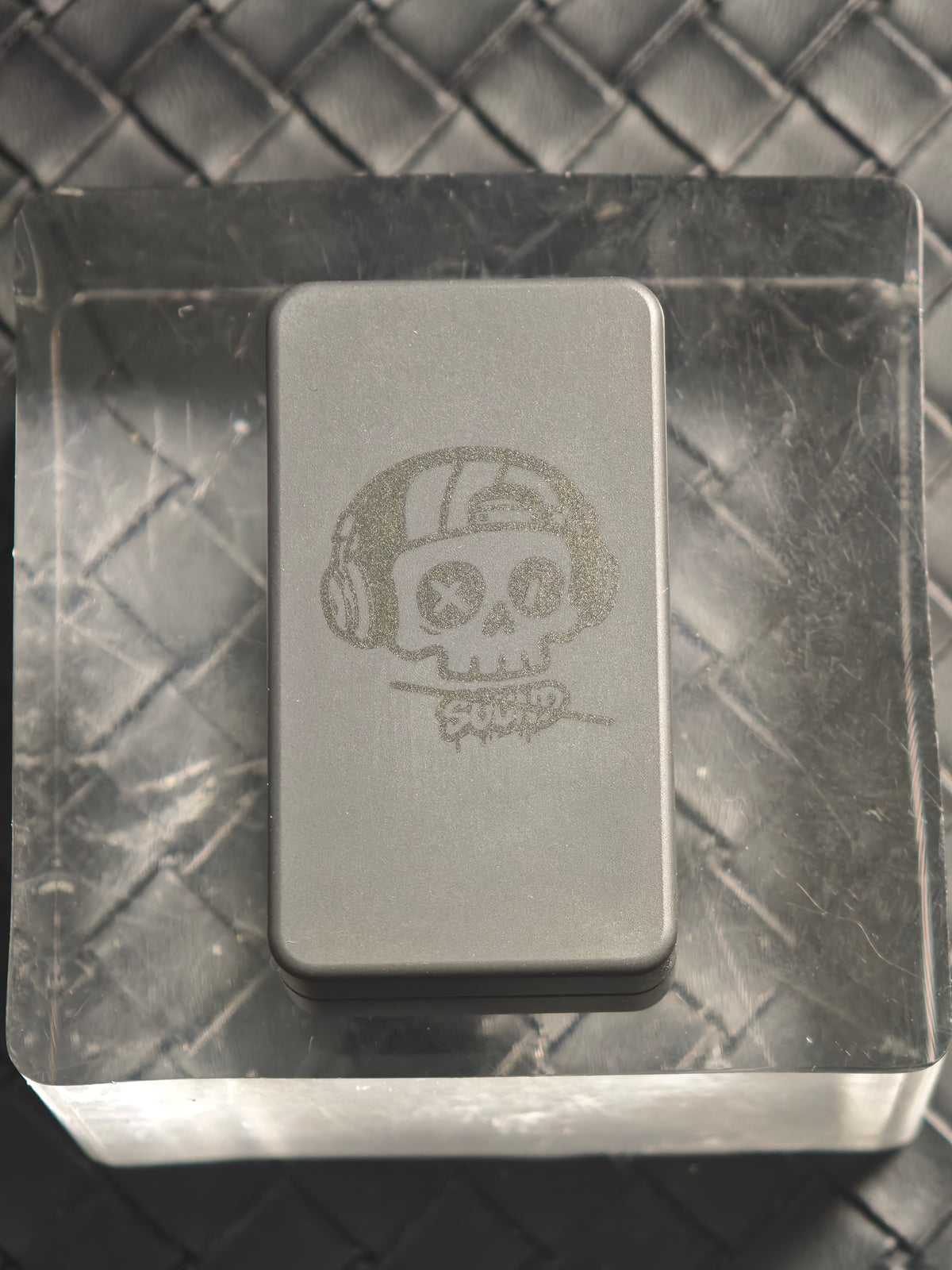 Mute Zirconium