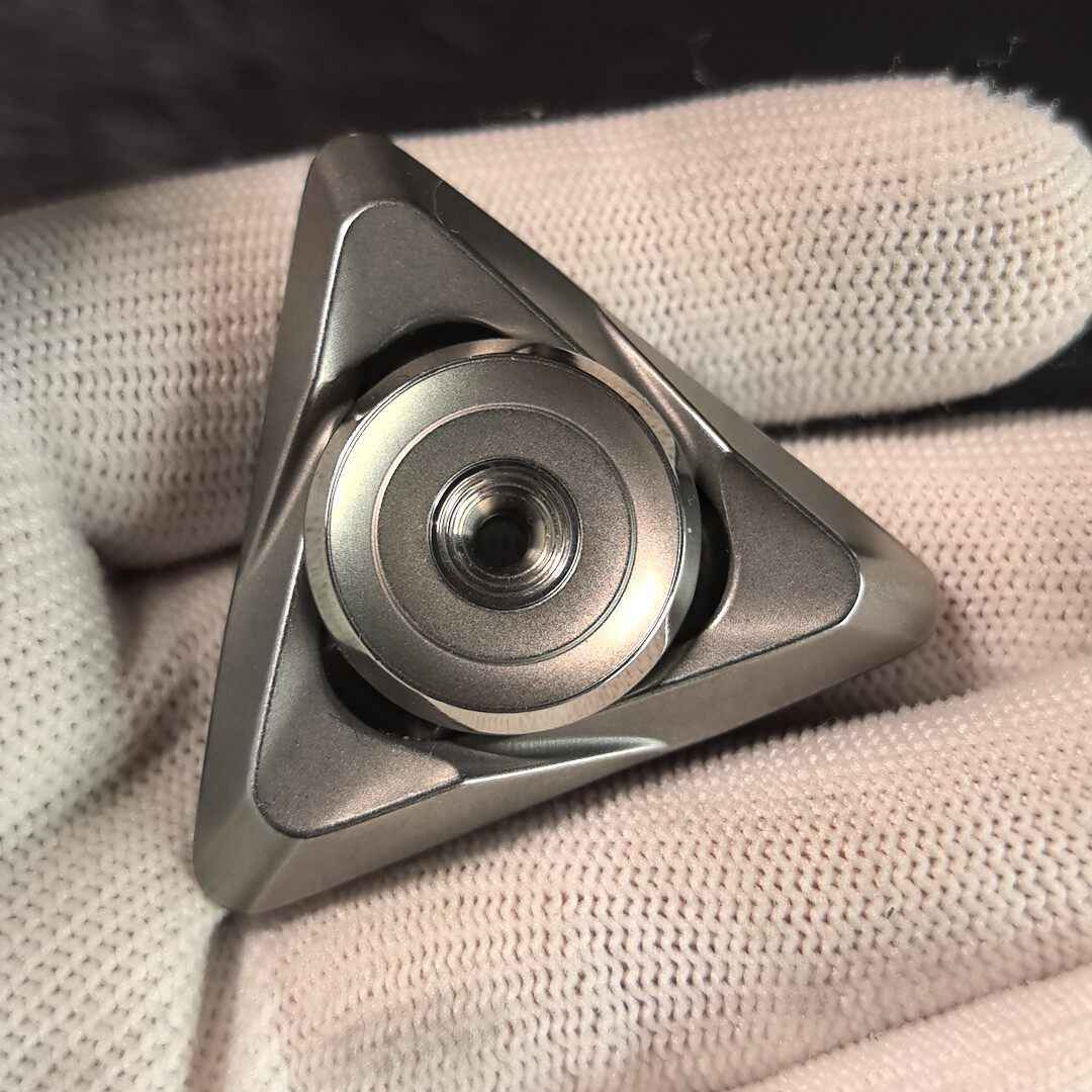 Ling Guang Spinner Titanium Limited Edition