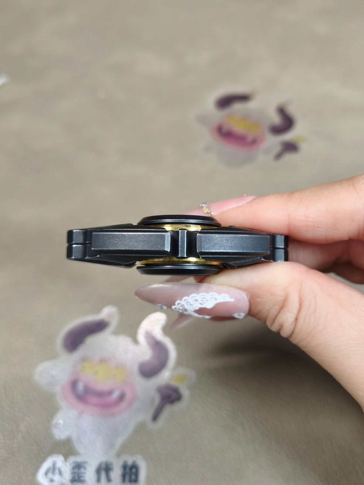 Dark Shell Opening Stainless Steel