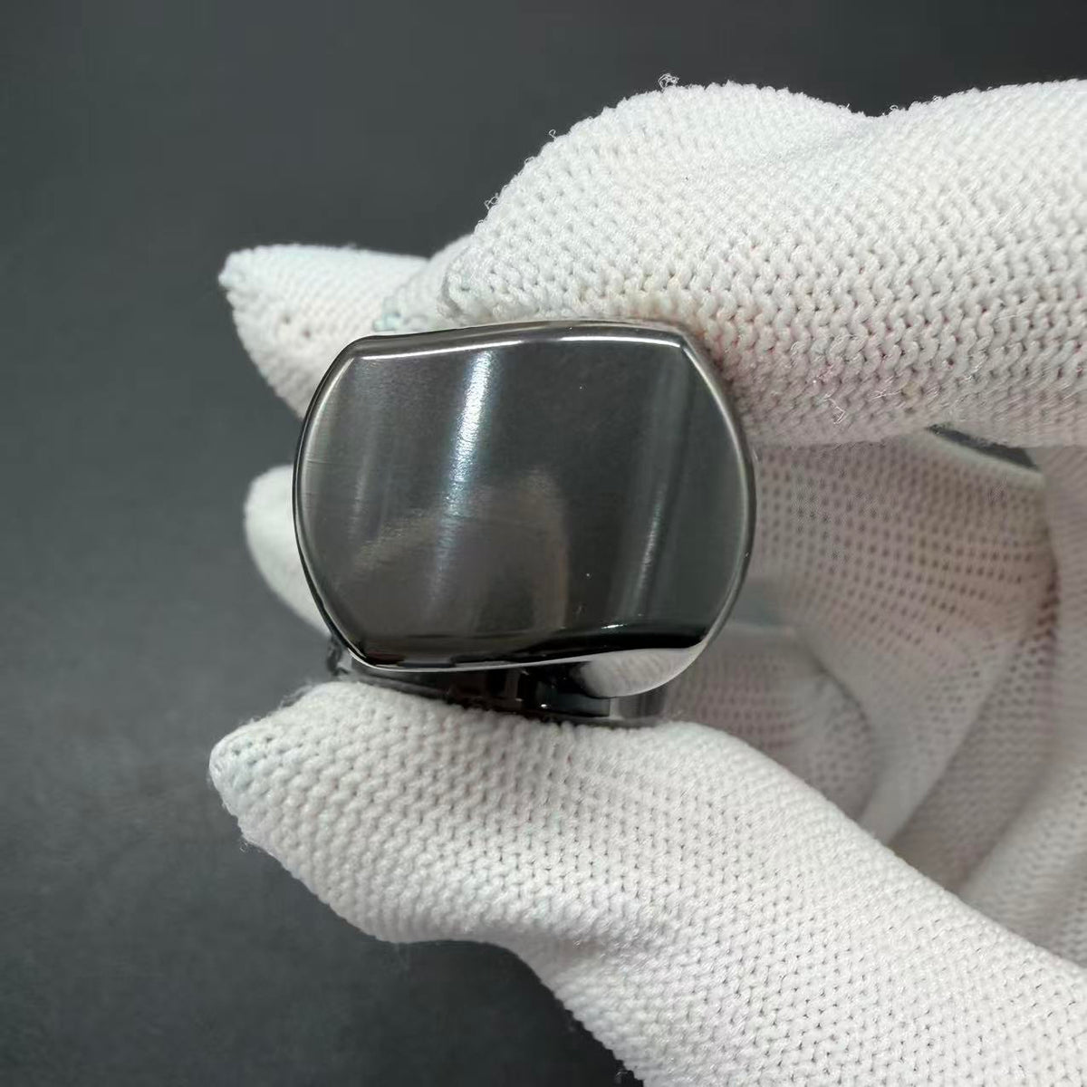 Zhen Zirconium Polished