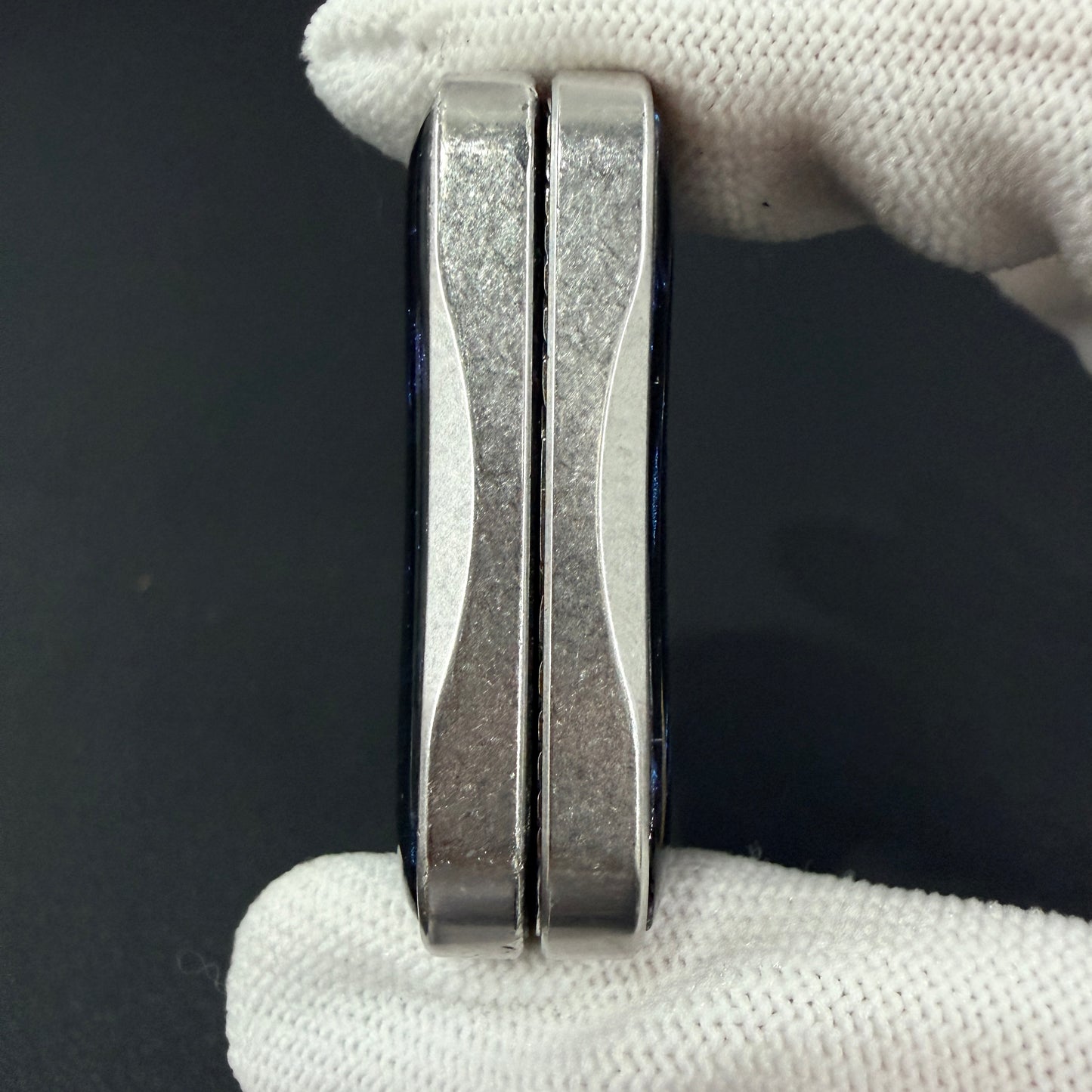 Aura Sand Stainless Steel