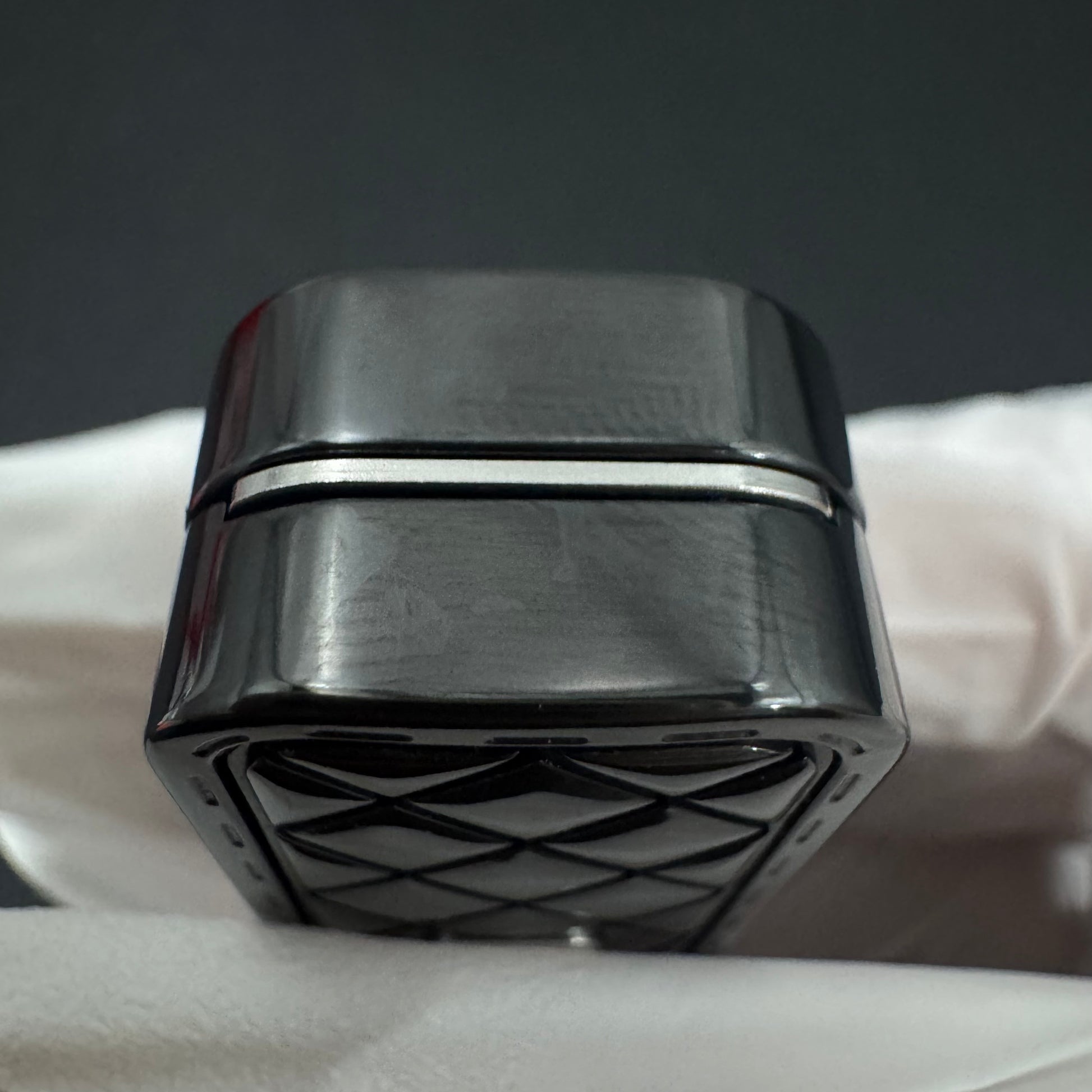 Feng Ling Zirconium Color-Anodized Polished