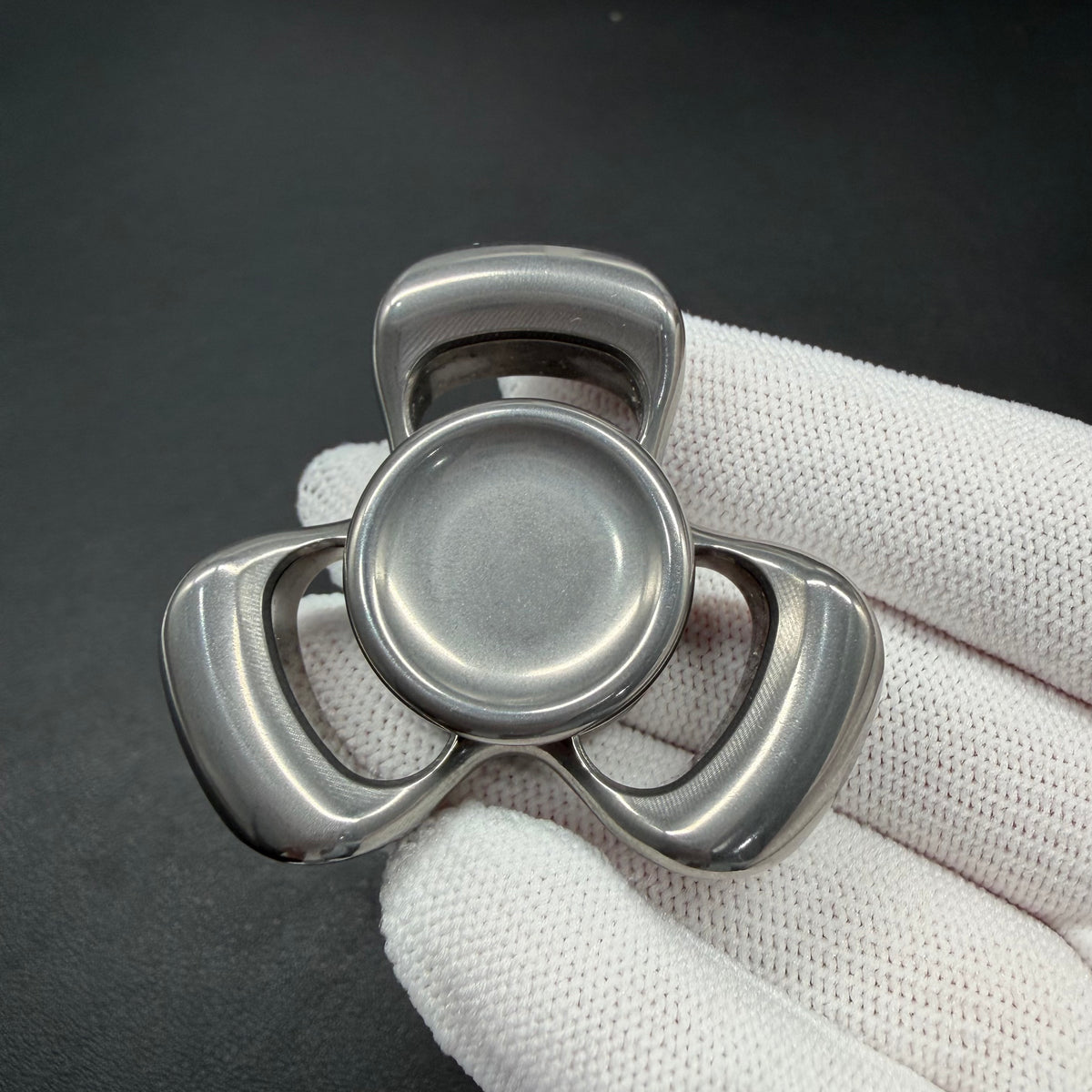 Three-Leaf Horizon Stainless Steel Stonewashed