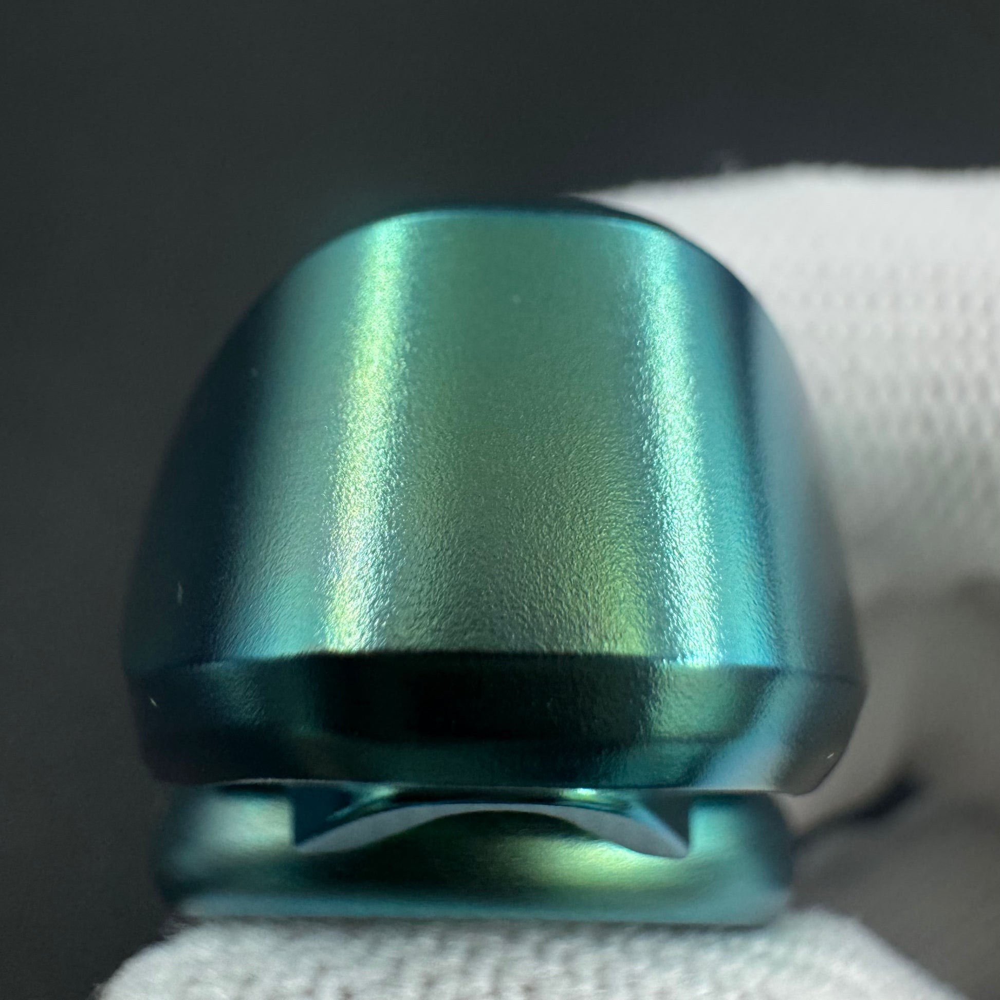 Pan Yixian Zirconium