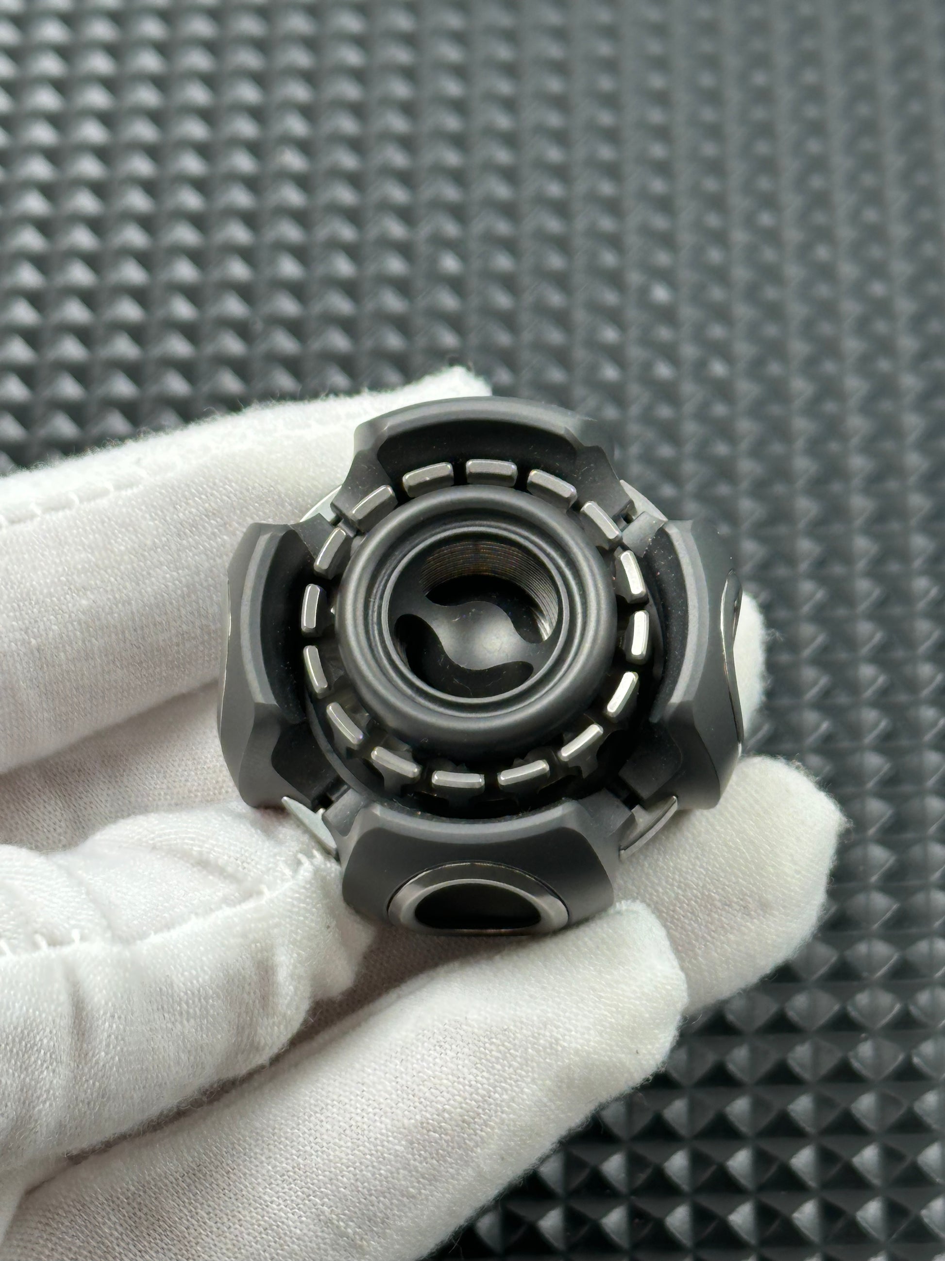 Noiz O Zirconium Limited Edition