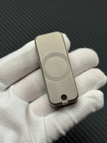 Sugar Cube Titanium