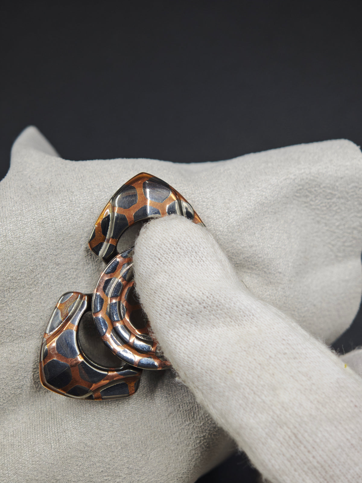 Toothless Mini Pearl White Superconductor Brushed