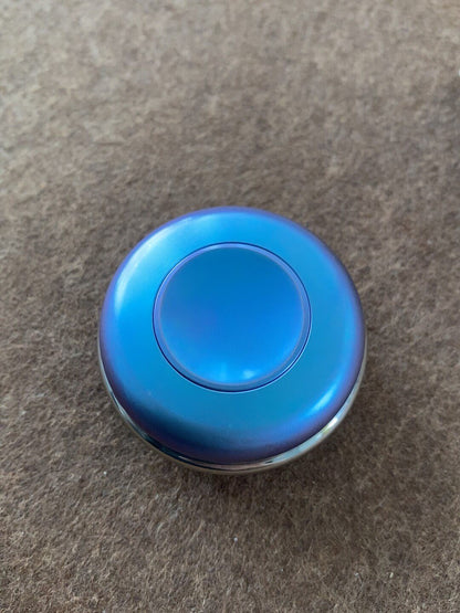 Macaron Titanium