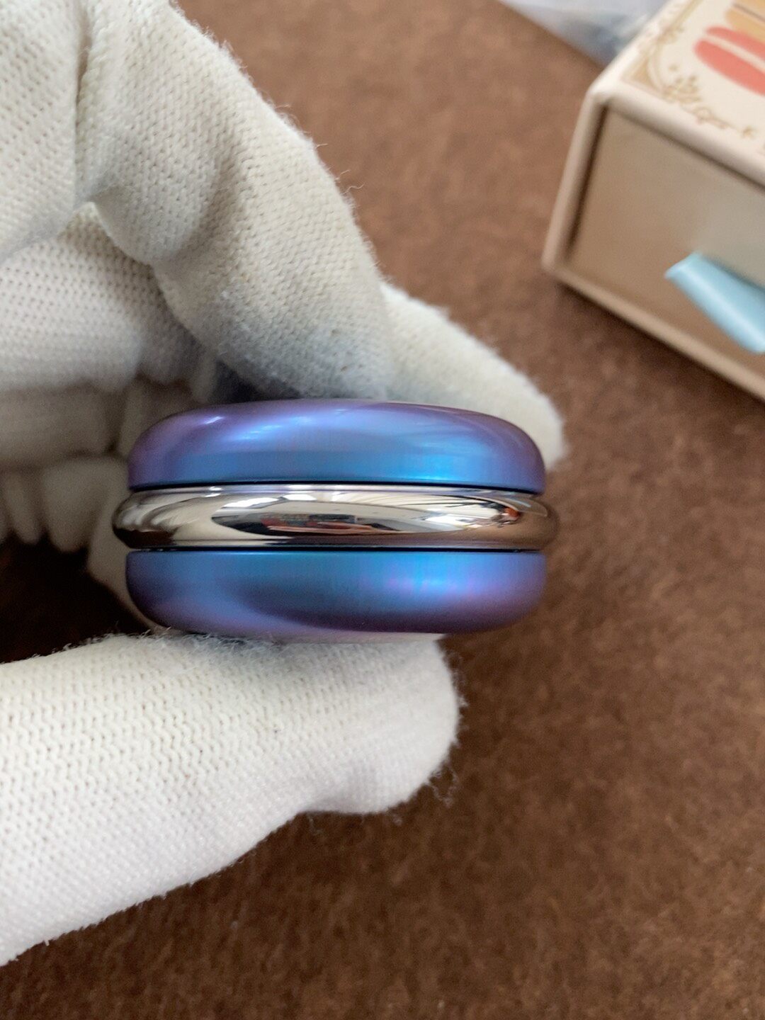 Macaron Titanium