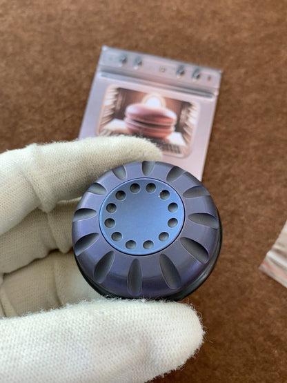 Biscuit Spinner Titanium