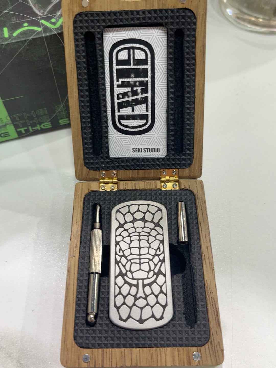 Blade Edge Production Pre-owned Stainless Steel