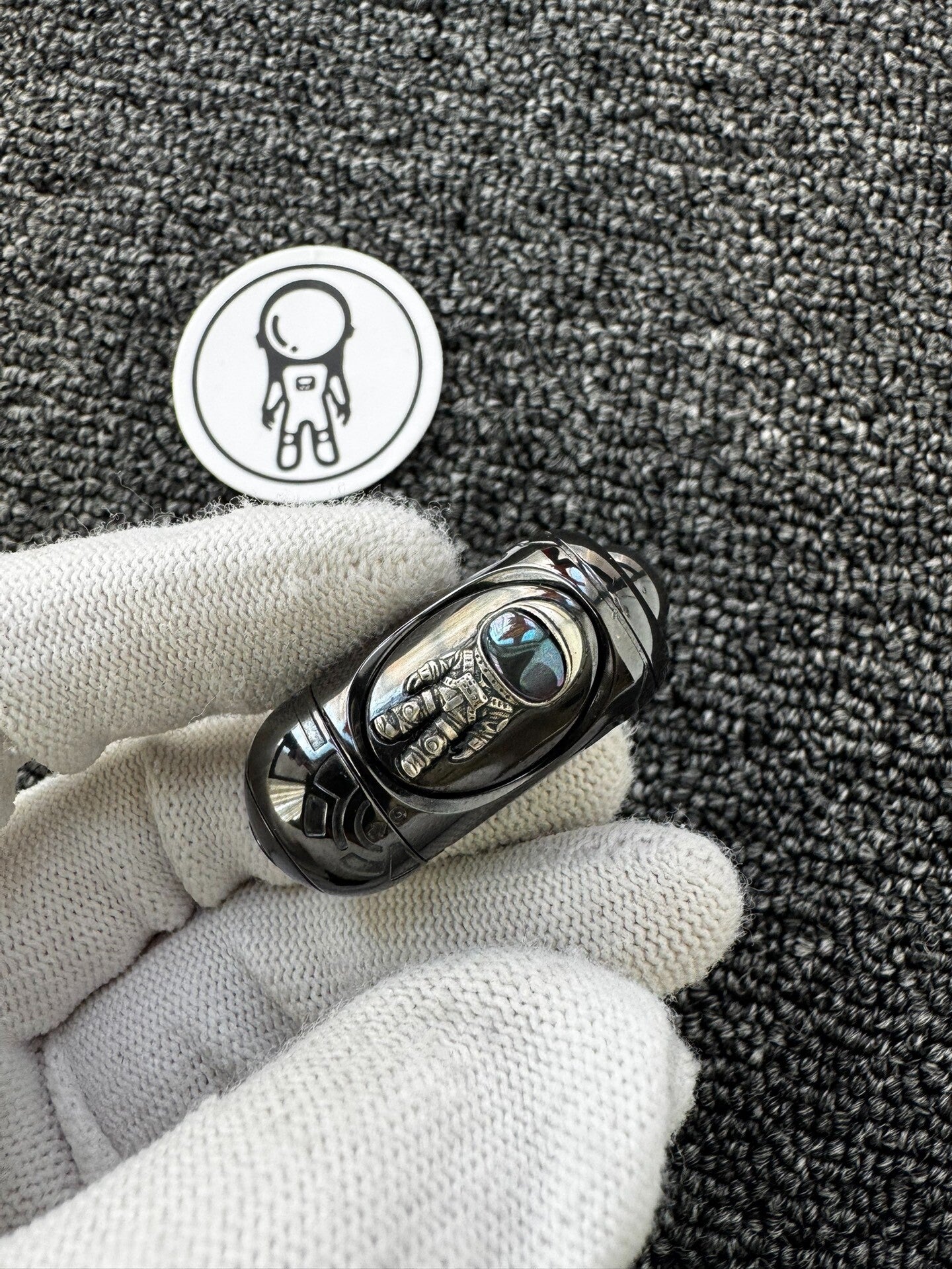 Holy Egg 2.0, Zirconium