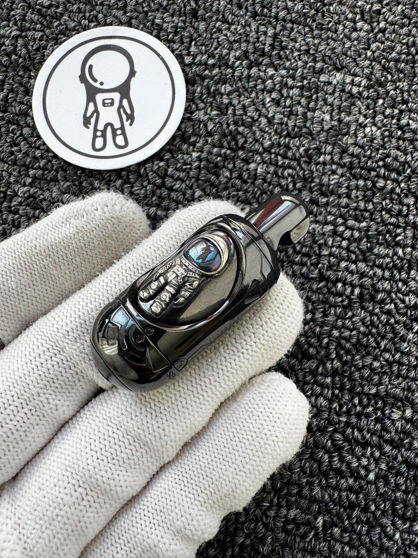 Holy Egg 2.0, Zirconium