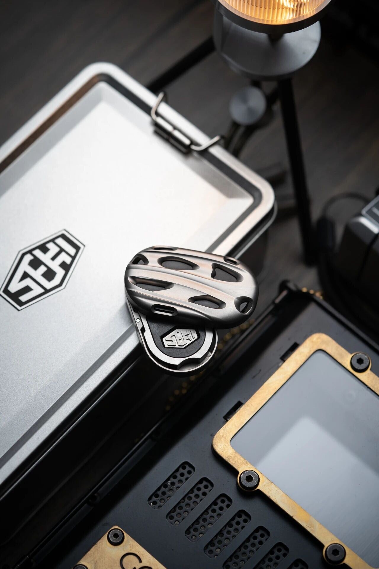 LAG, Stainless Steel