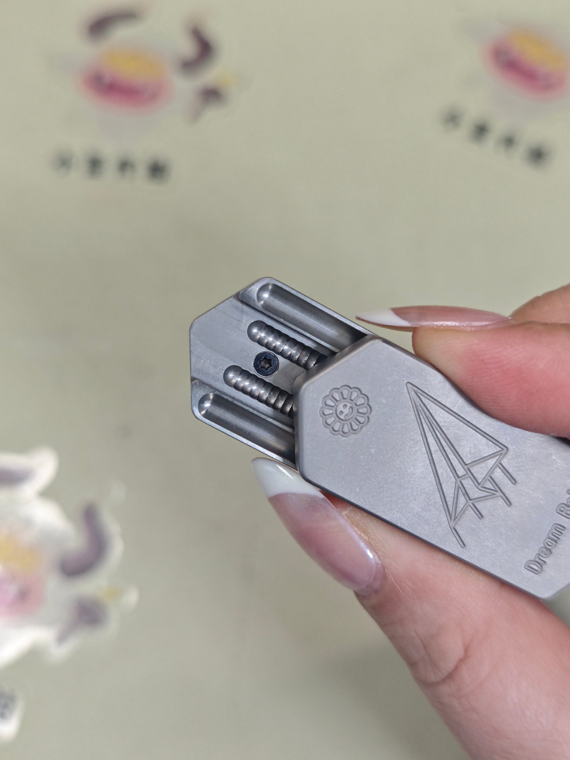 Plane Titanium