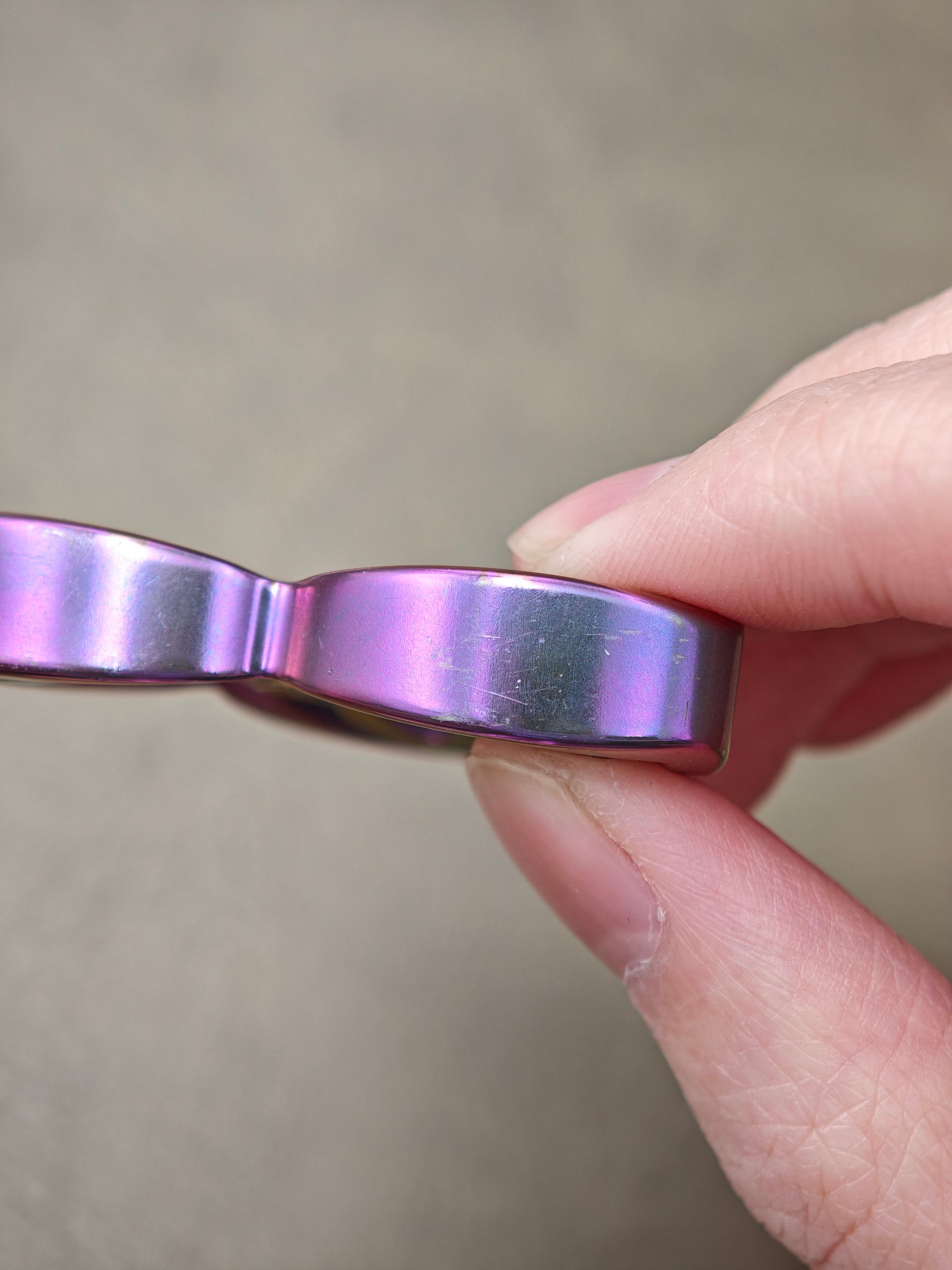 Twin Shadow Zirconium