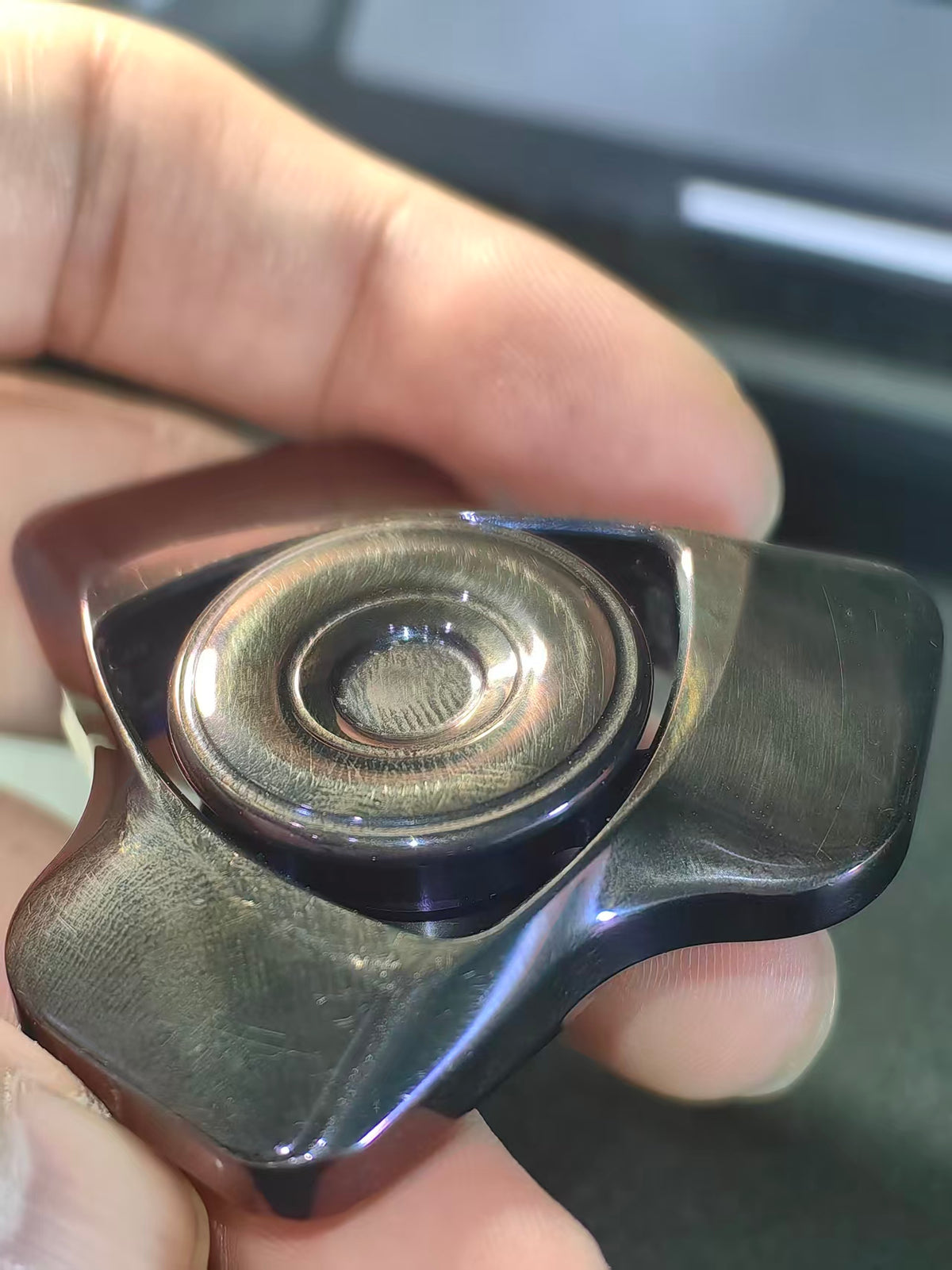 Phantom Dual Leaf Zirconium Anodized
