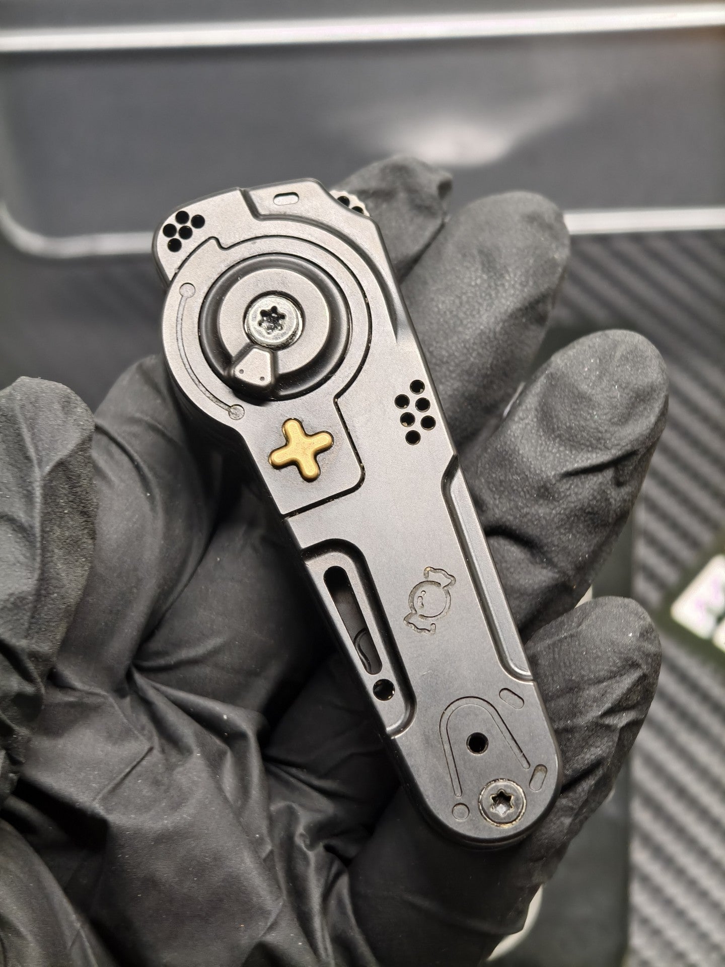 Dimension Slash Pry Bar Titanium Limited Edition