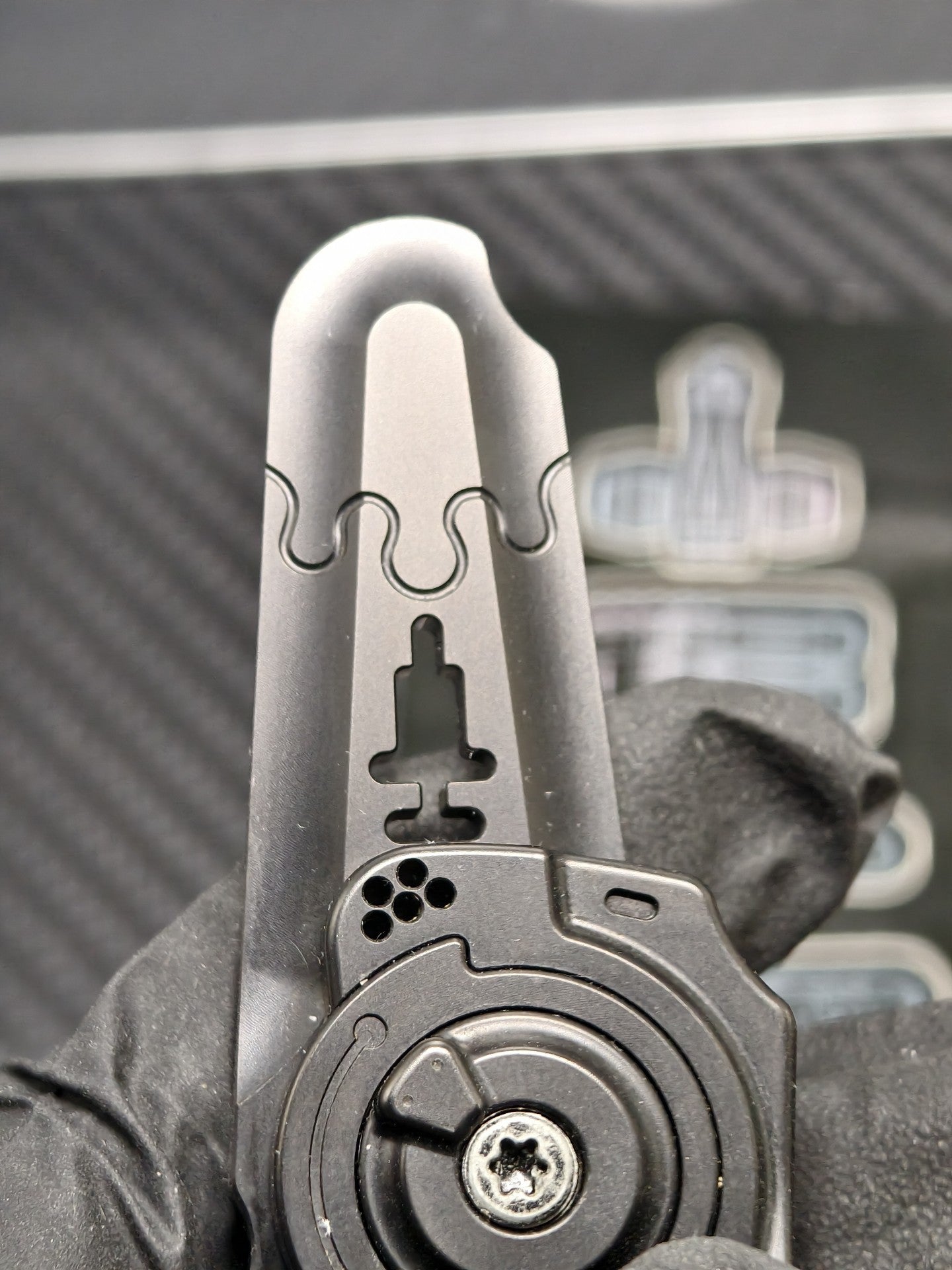 Dimension Slash Pry Bar Titanium Limited Edition