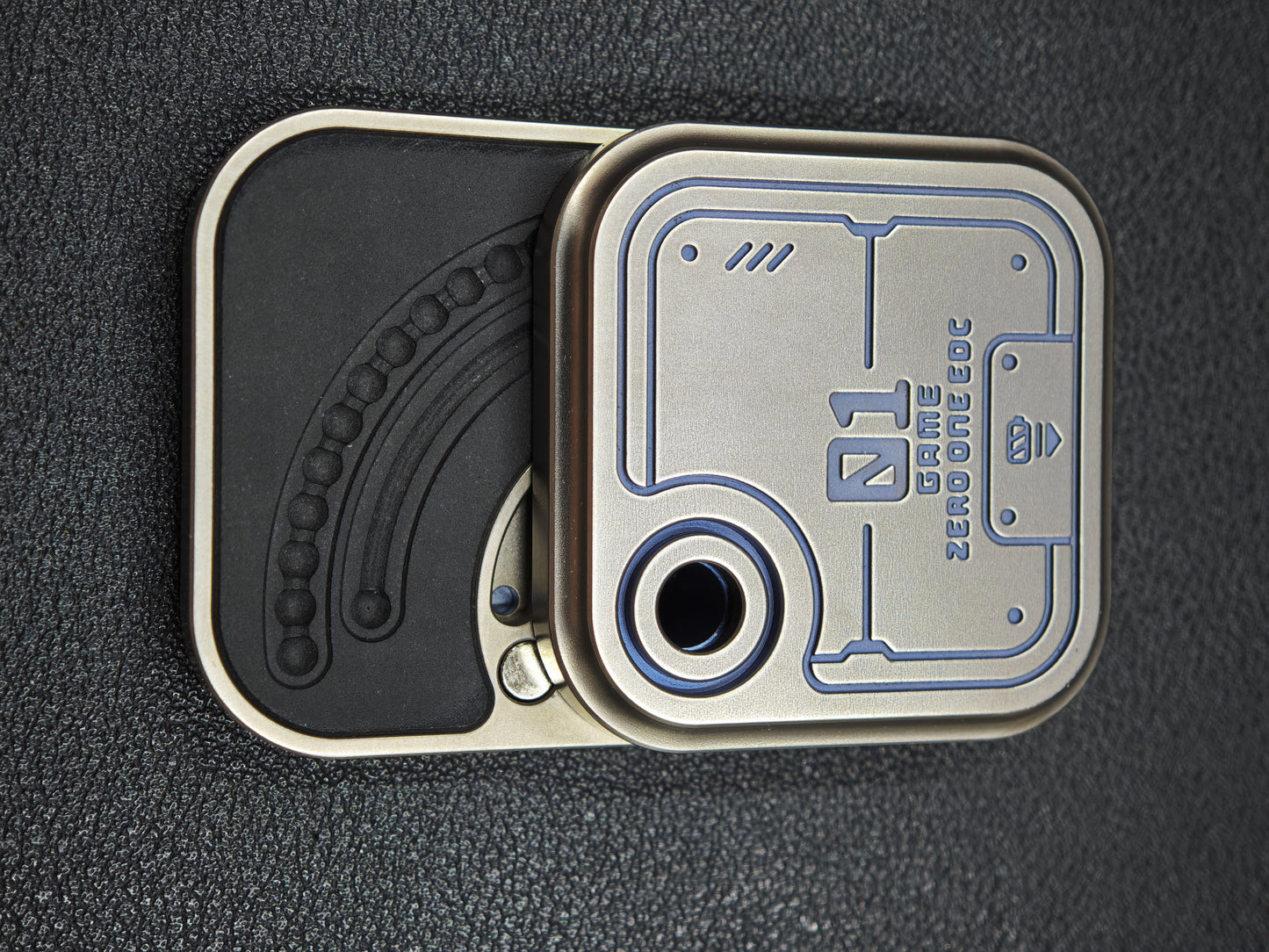 MAZE BLOCK Titanium