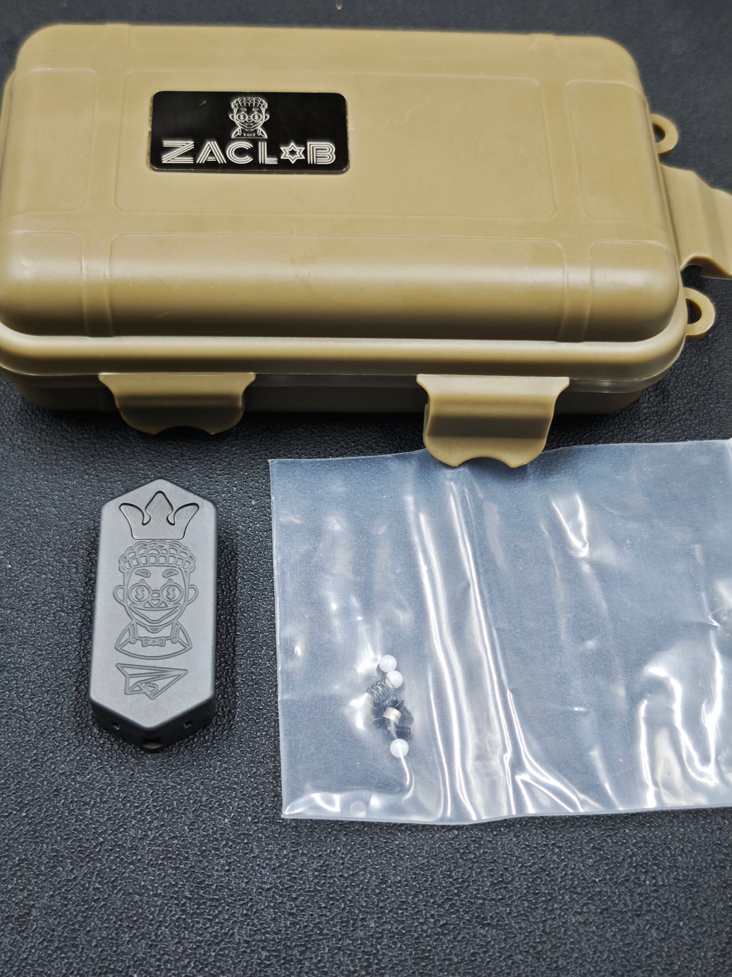 Plane Zirconium