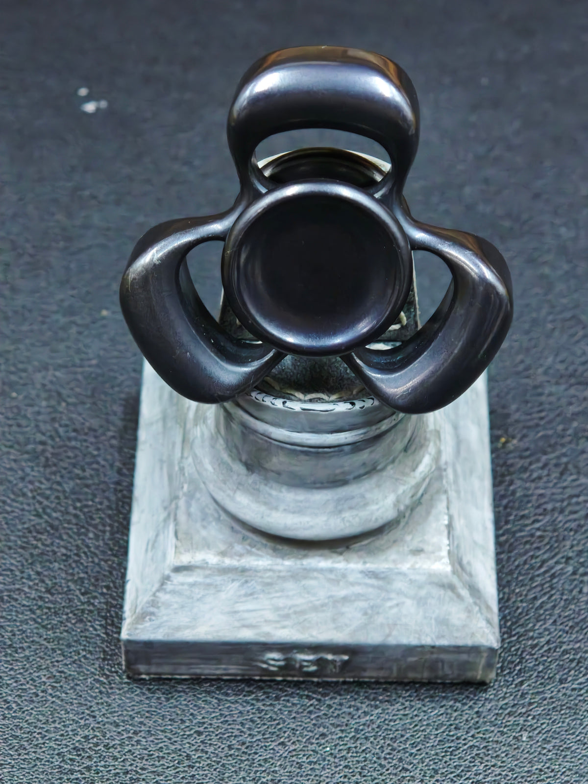 Three-Leaf Horizon Tungsten