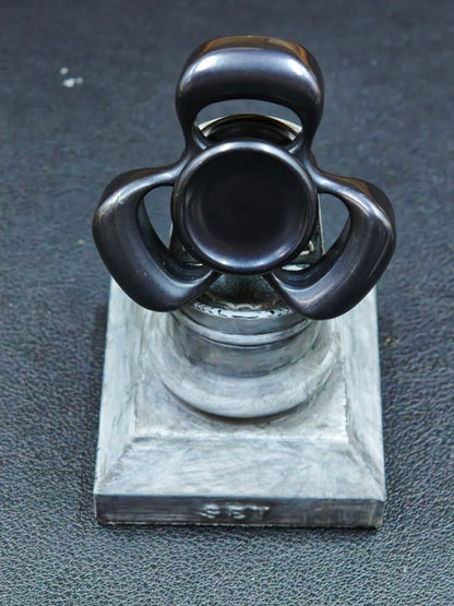 Three-Leaf Horizon Tungsten