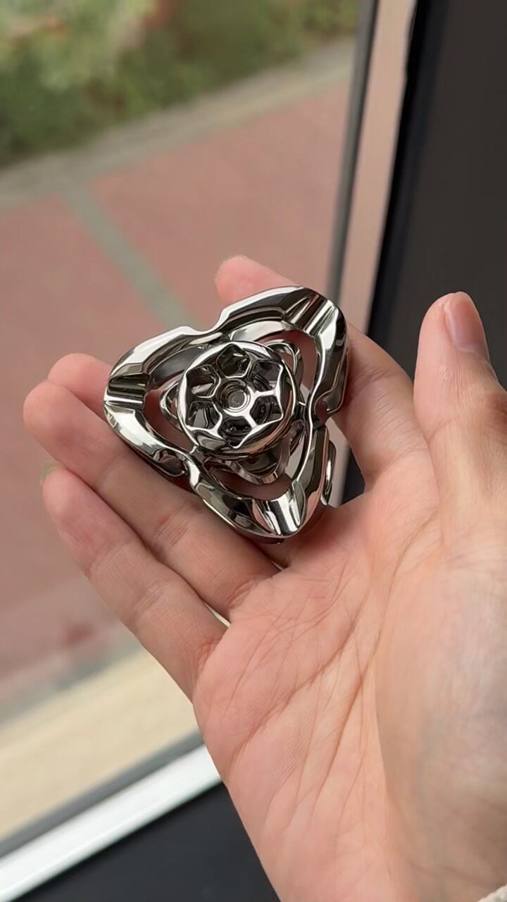 Luxe Titanium