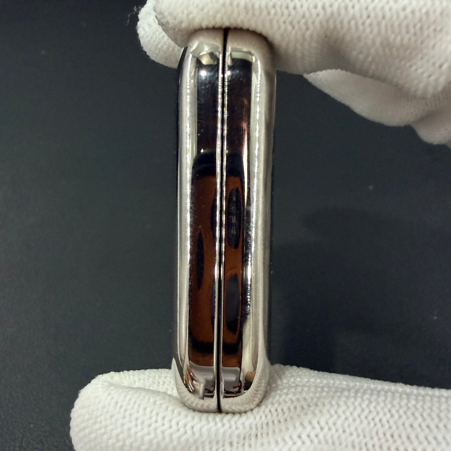 Floating Cloud Titanium