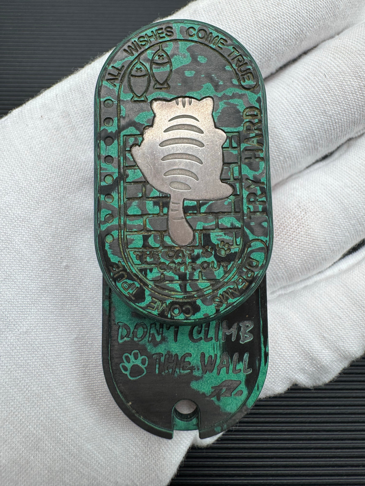 Greedy Cat Carbon Damascus