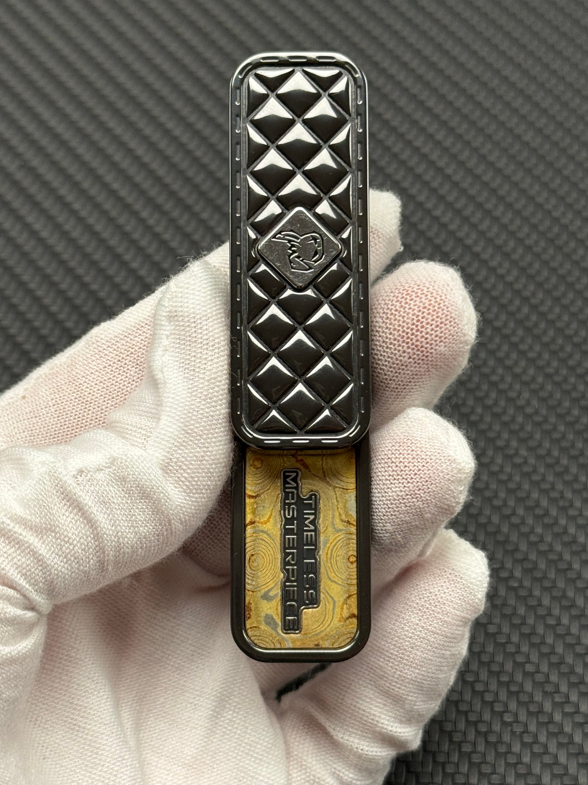 Feng Ling Zirconium Stonewashed Polished