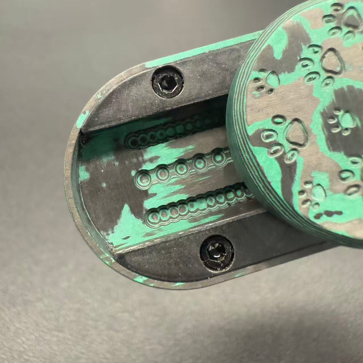 F2 Carbon Damascus