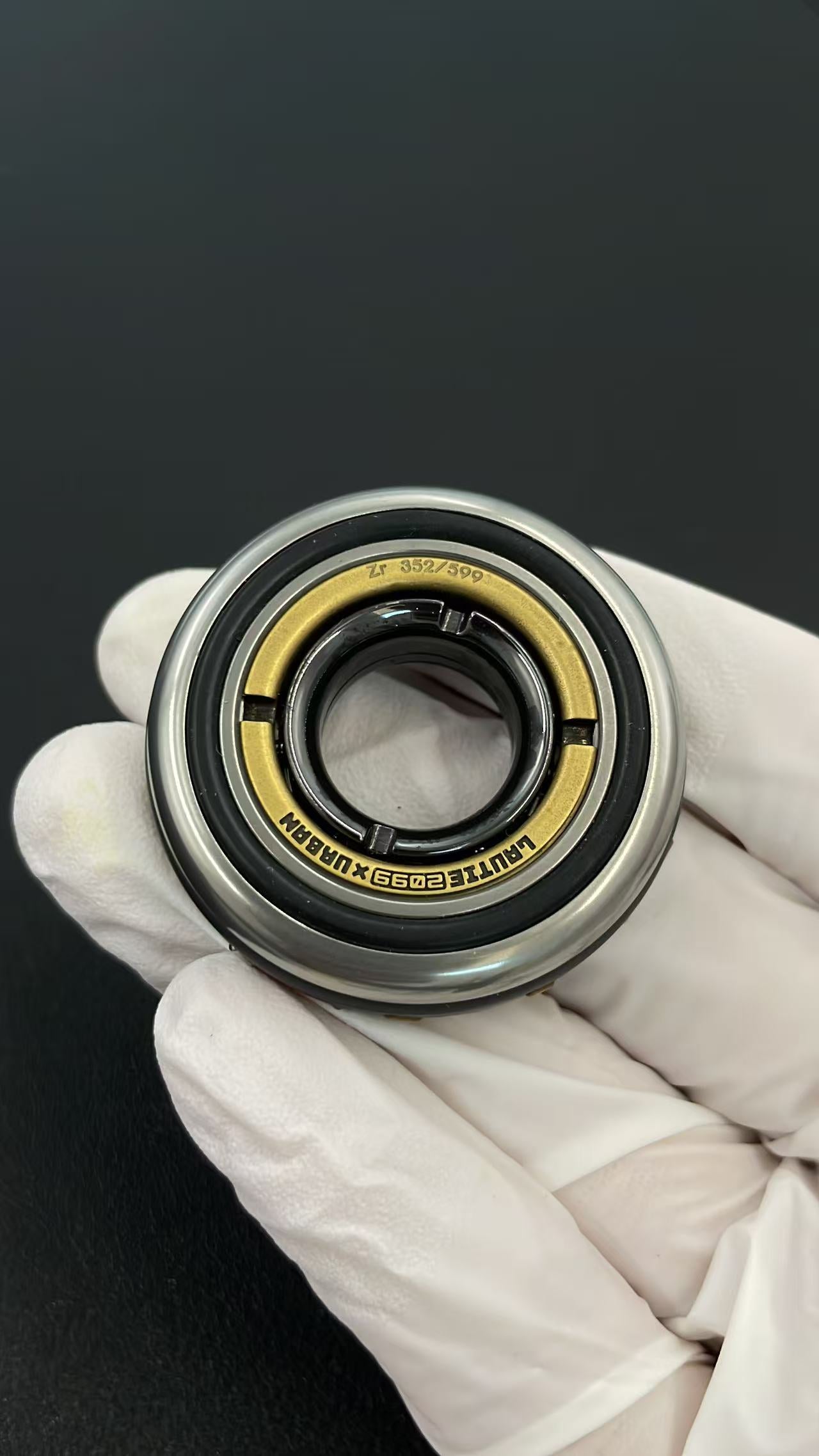 Doughnut Zirconium