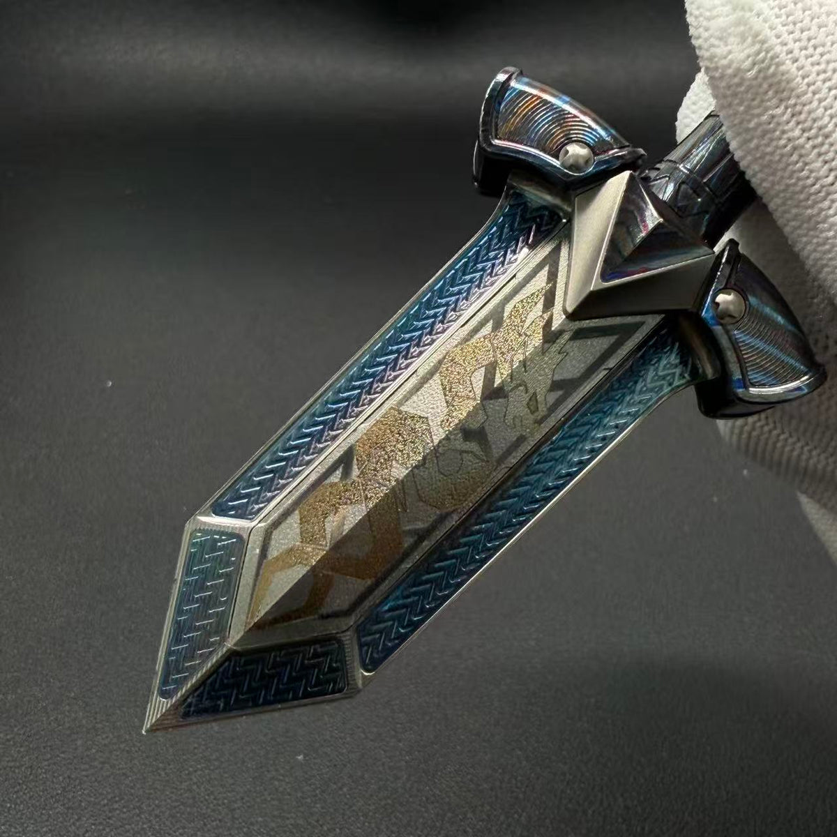Azure Dragon Lake Sword Zircuti